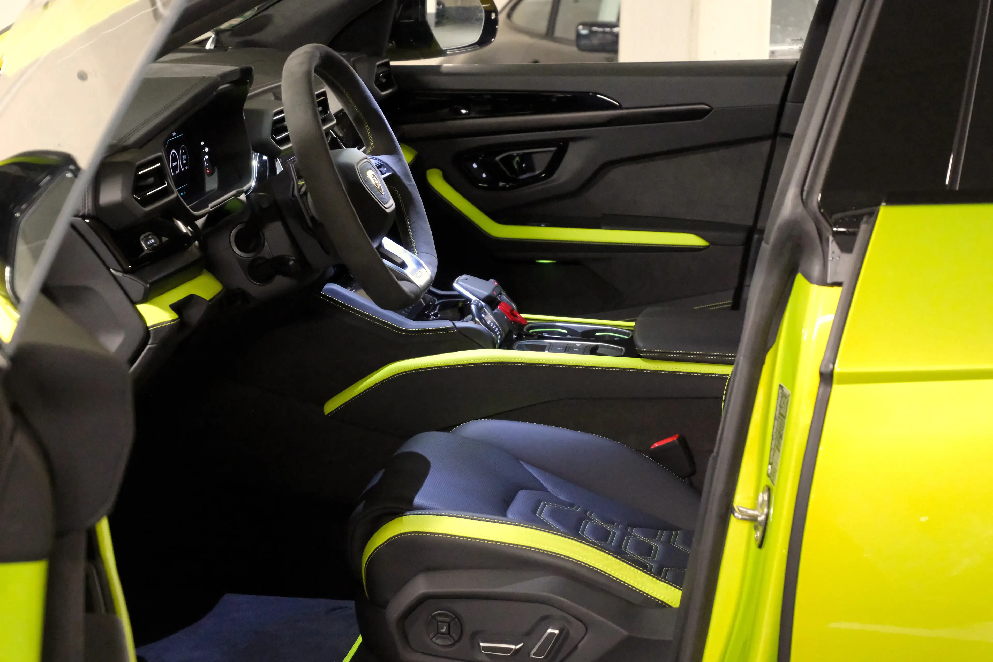 Lamborghini Urus Urus SE 4.0 V8*AdPersonam*Akrapovic*B&O*Pano* — photo 9