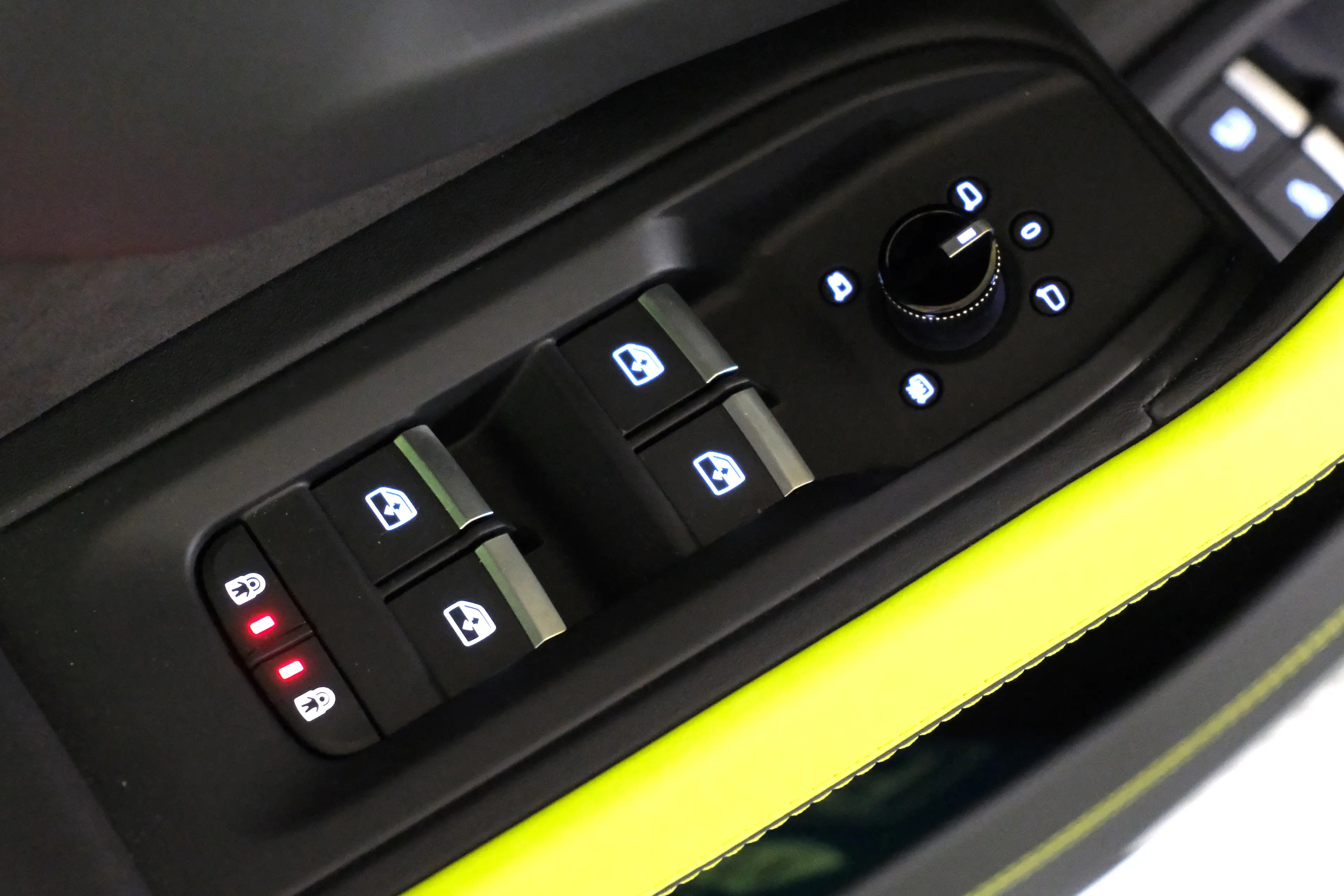 Lamborghini Urus Urus SE 4.0 V8*AdPersonam*Akrapovic*B&O*Pano* — photo 12