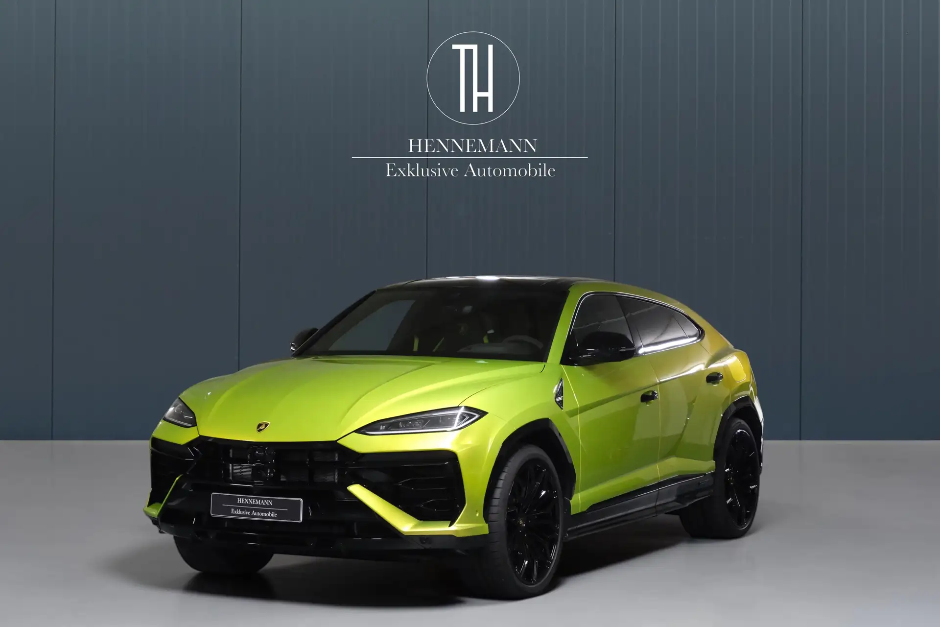 Lamborghini Urus 2025 노랑 사진 2