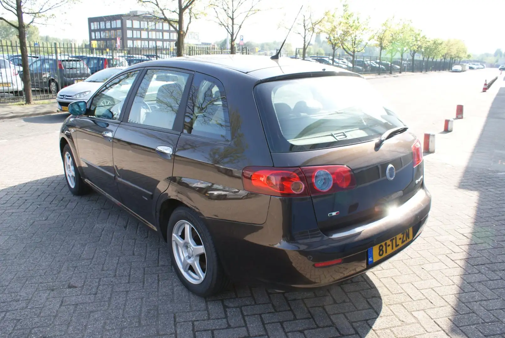 Fiat Croma 1.8-16V Dynamic Коричневый - 2