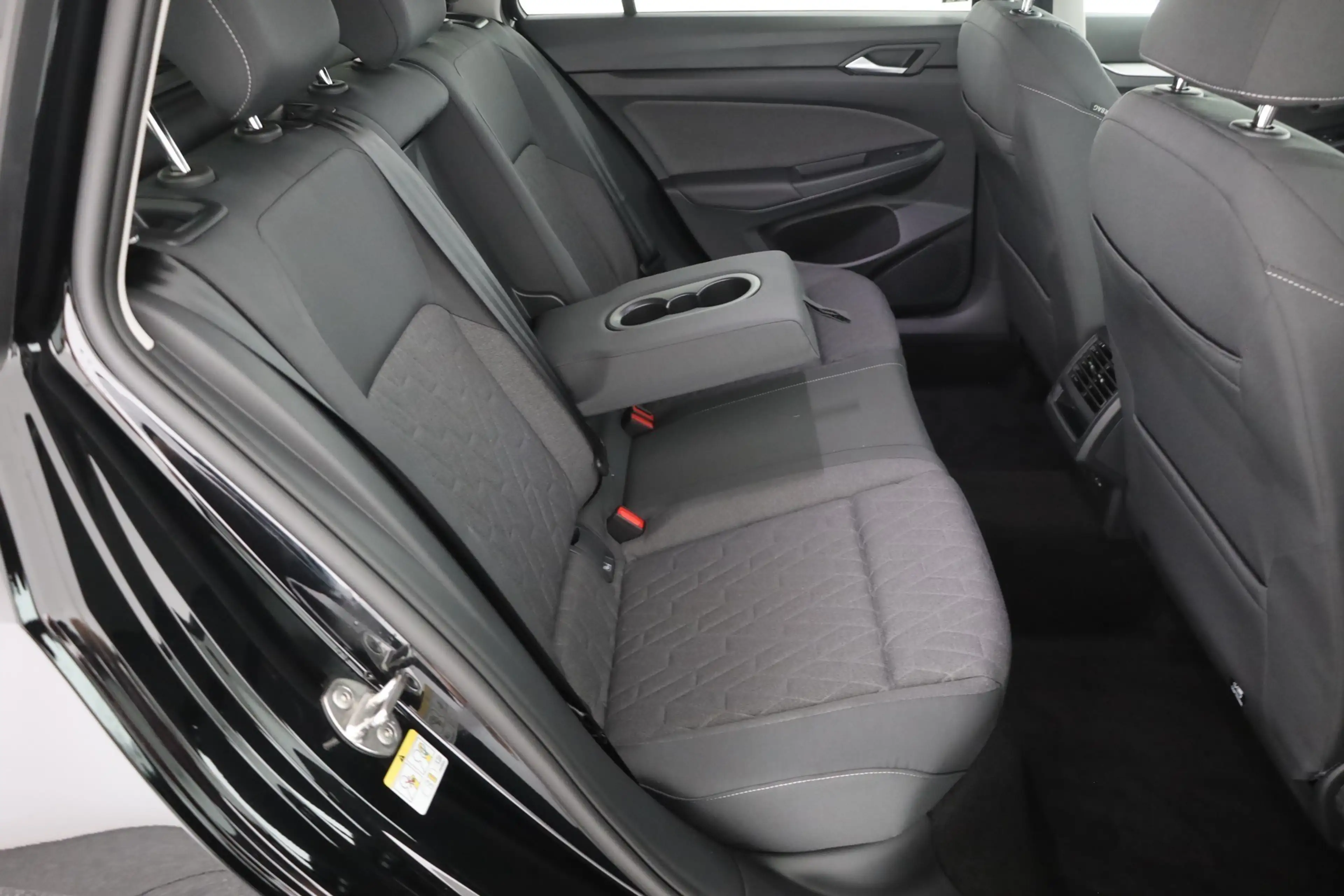 Volkswagen Golf VIII Variant 1.5 TSI DSG LED ACC AHK — photo 24