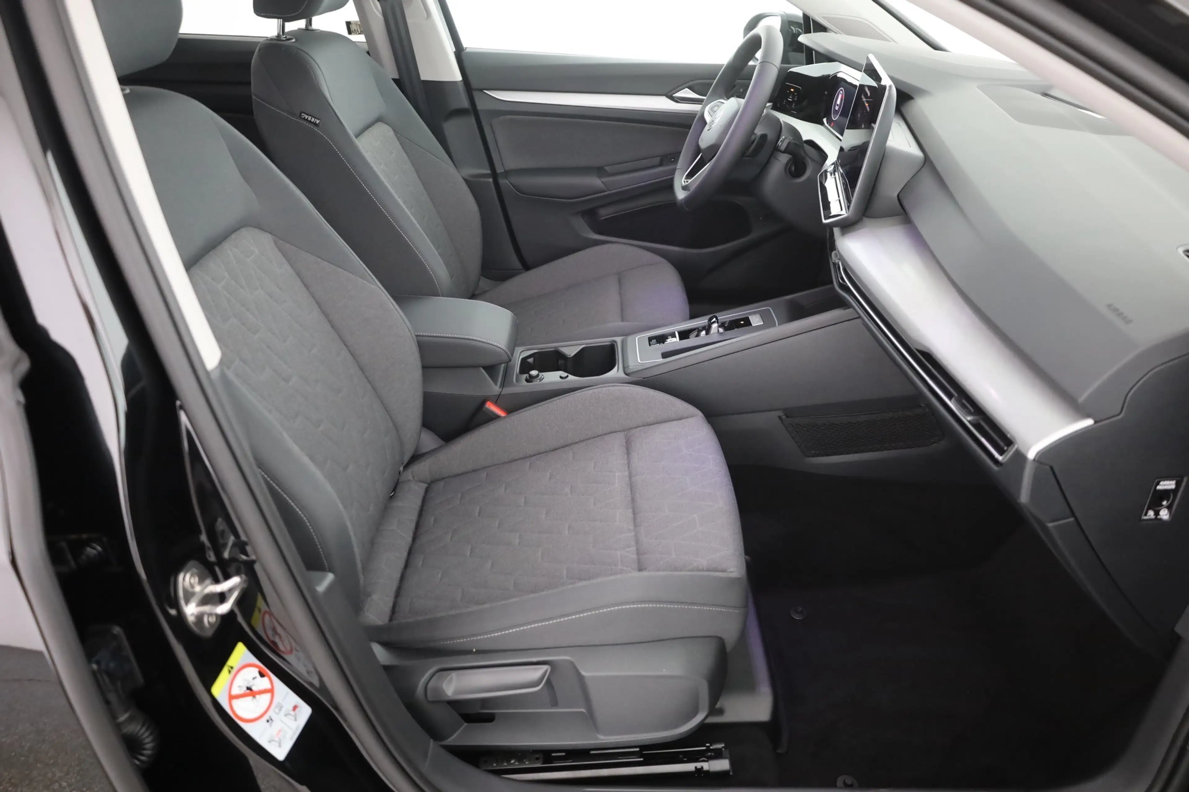 Volkswagen Golf VIII Variant 1.5 TSI DSG LED ACC AHK — photo 23