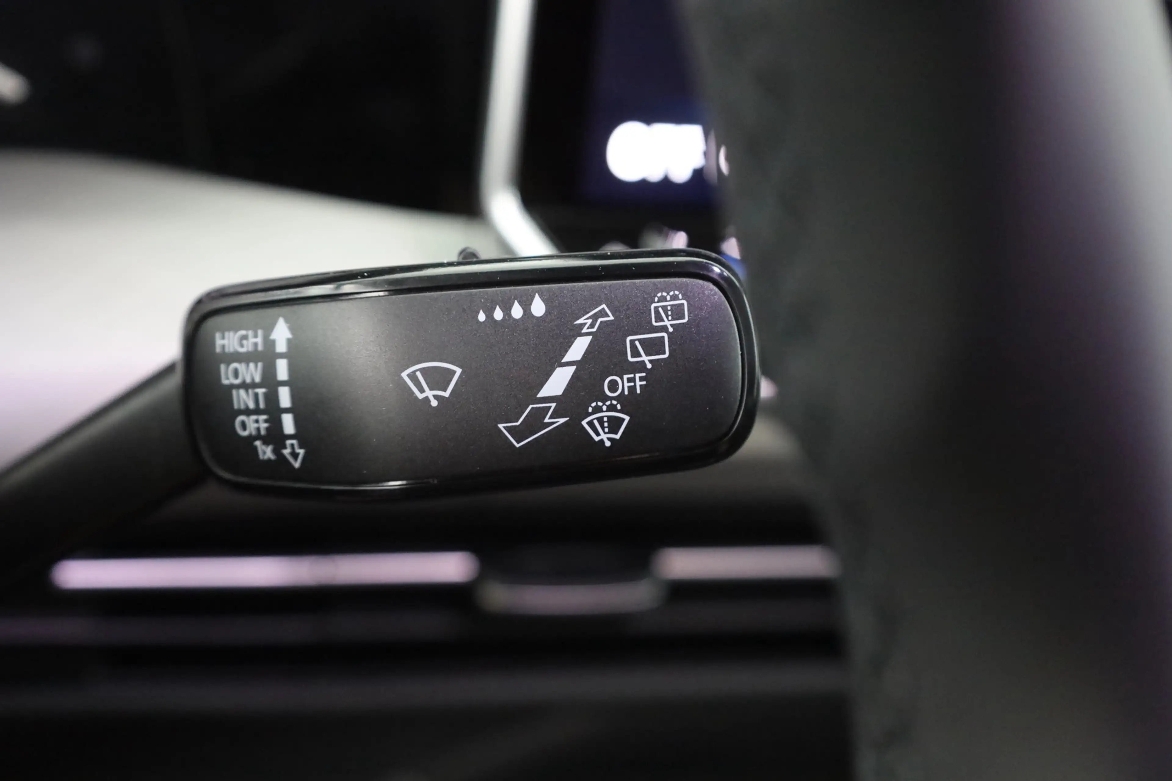 Volkswagen Golf VIII Variant 1.5 TSI DSG LED ACC AHK — photo 19
