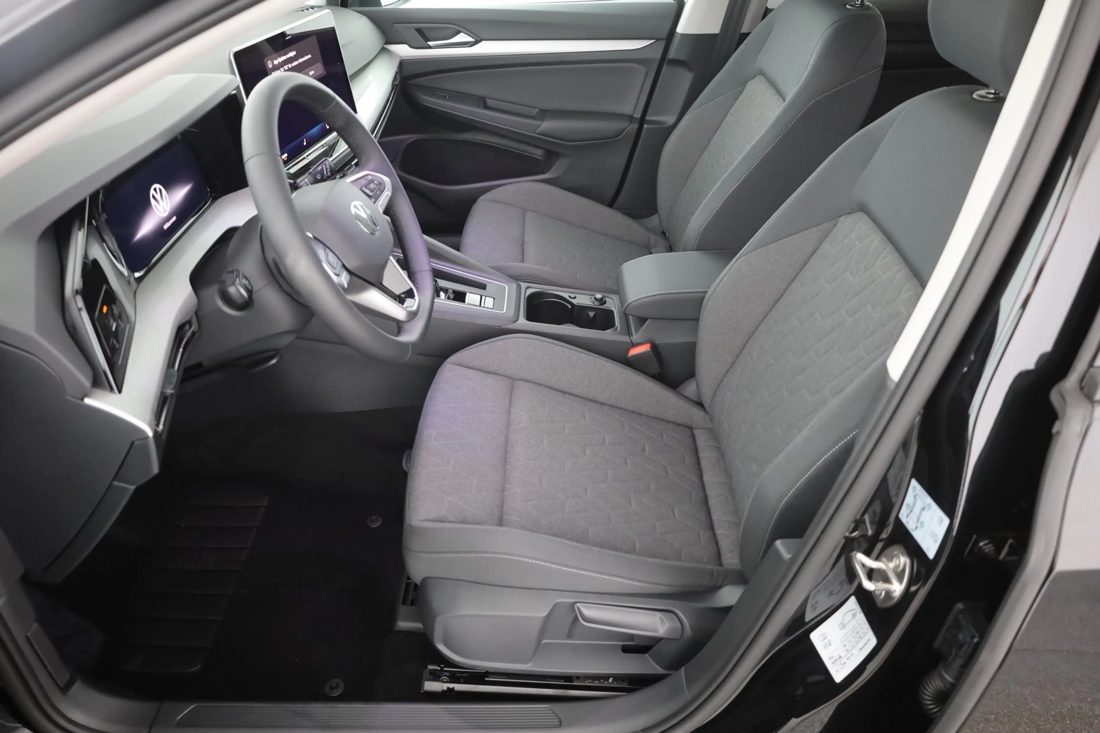 Volkswagen Golf VIII Variant 1.5 TSI DSG LED ACC AHK — photo 22
