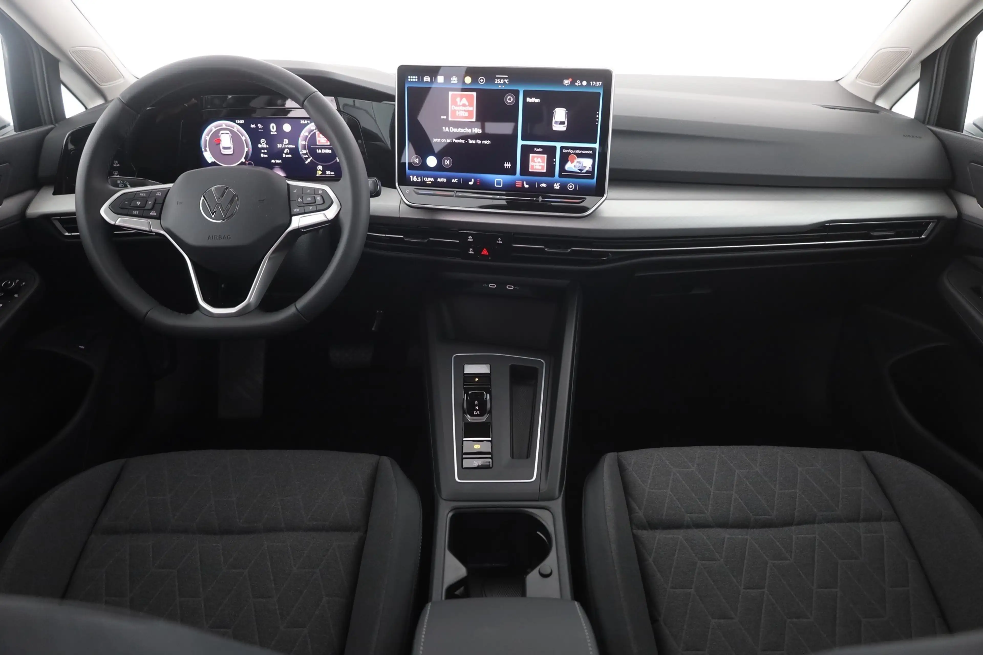 Volkswagen Golf VIII Variant 1.5 TSI DSG LED ACC AHK — photo 9