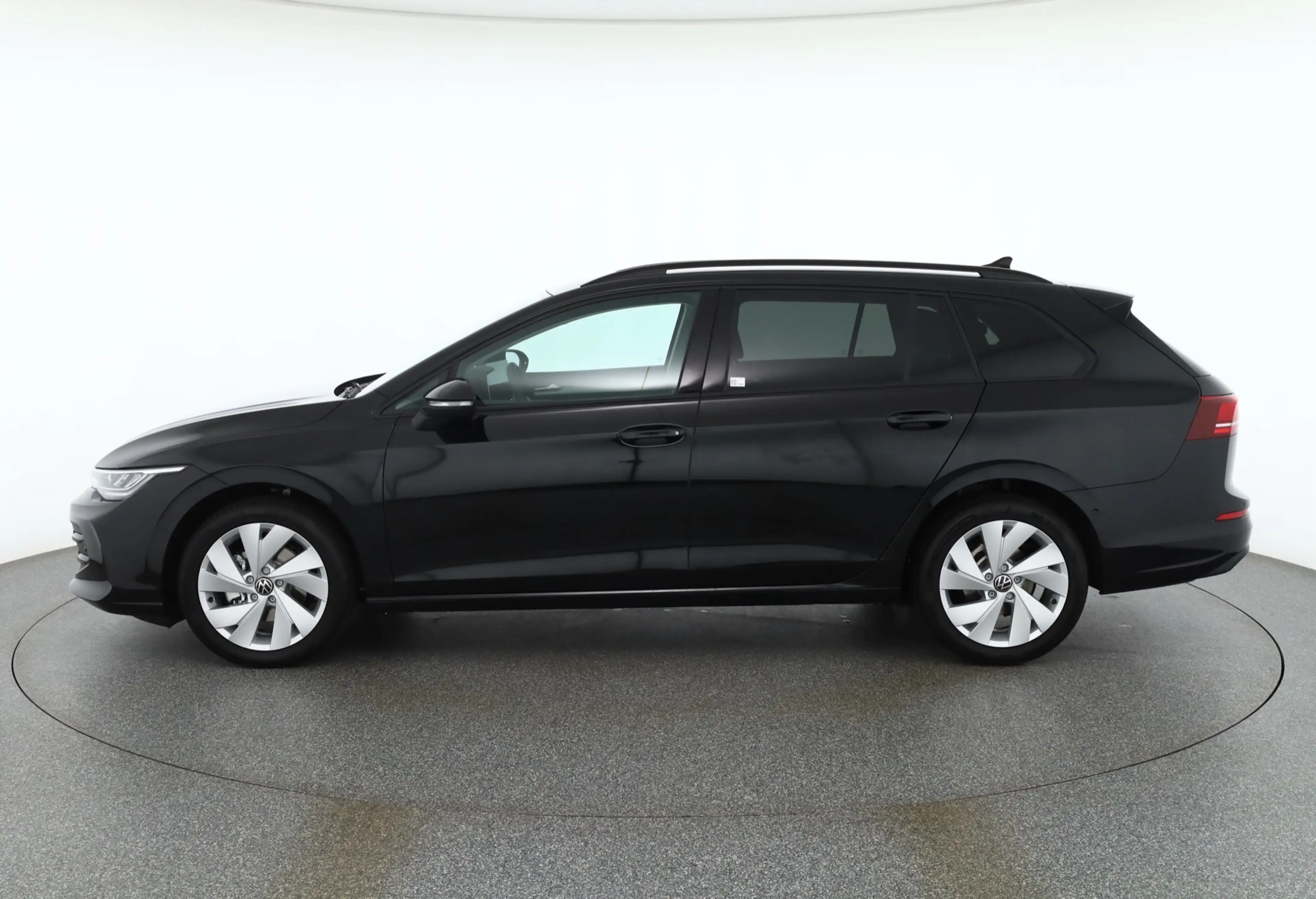 Volkswagen Golf VIII Variant 1.5 TSI DSG LED ACC AHK — photo 2