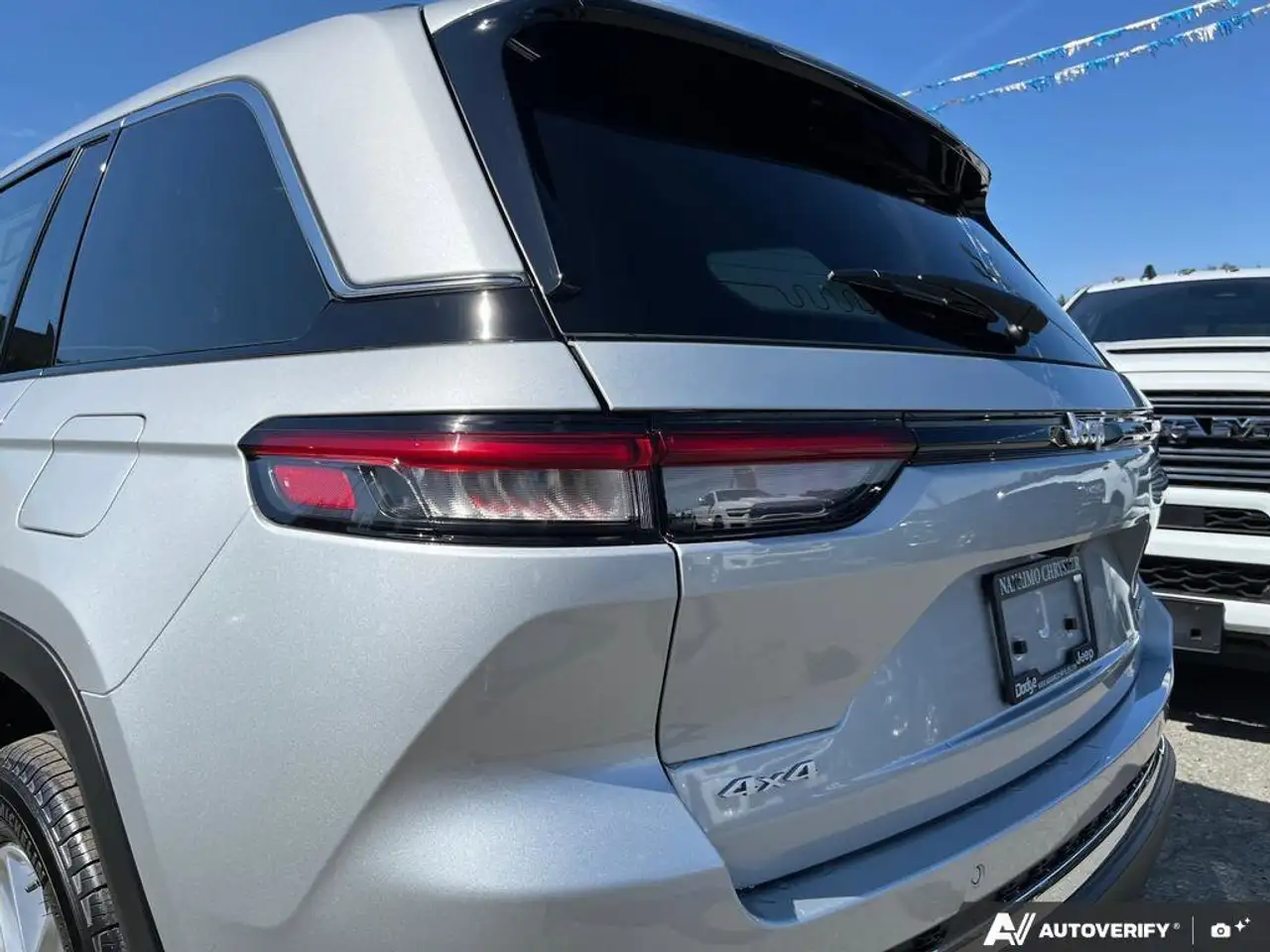 Jeep Grand Cherokee снимка Jeep Grand Cherokee
