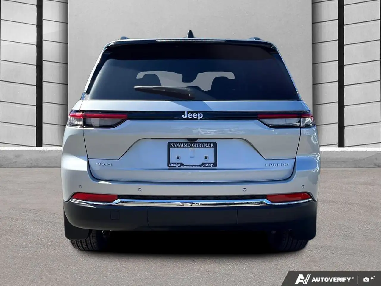 Jeep Grand Cherokee снимка Jeep Grand Cherokee