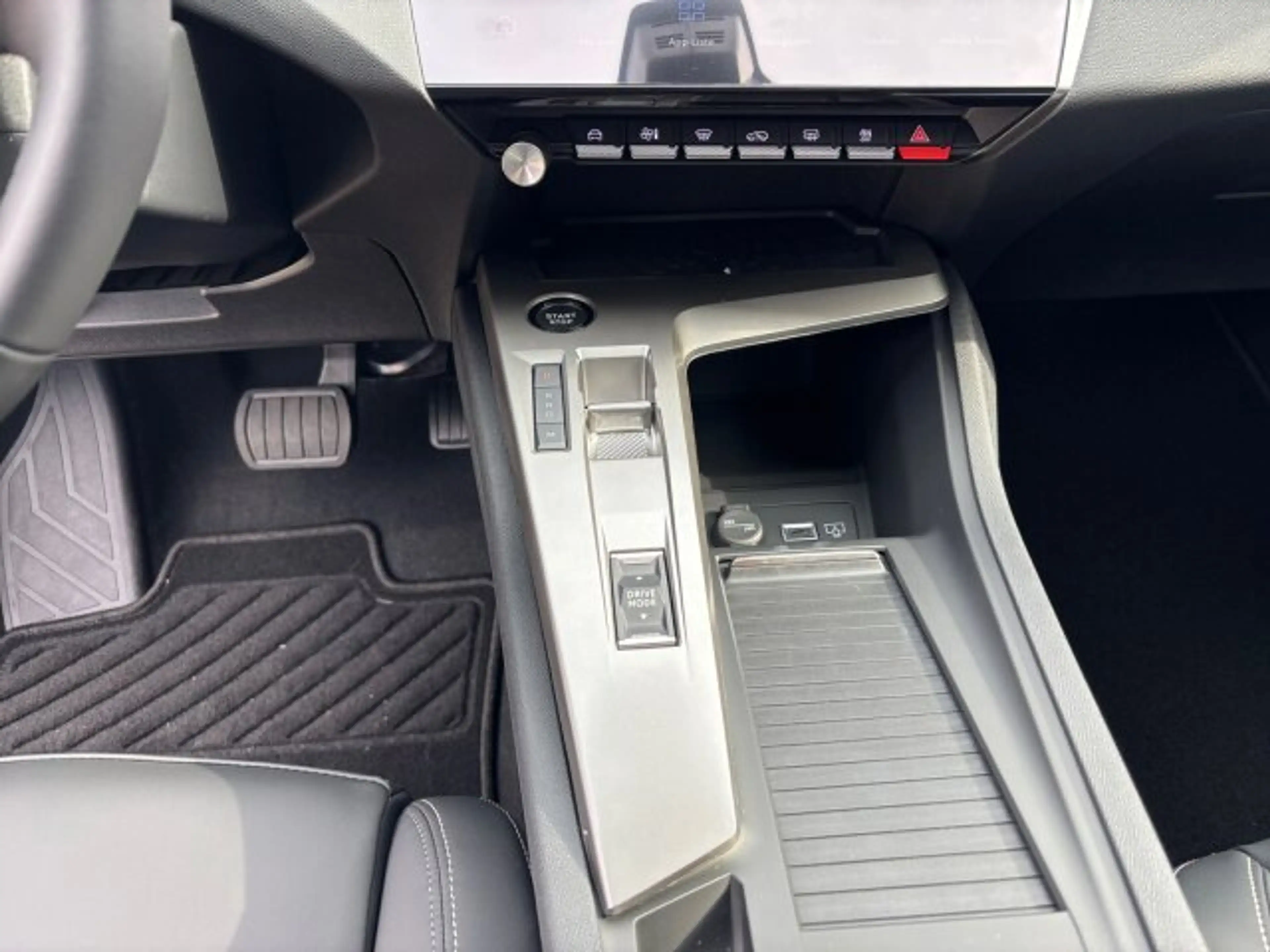 Peugeot 308 SW 145 Allure +Navi+Kamera+Keyless+LED+SHZ+ — photo 13