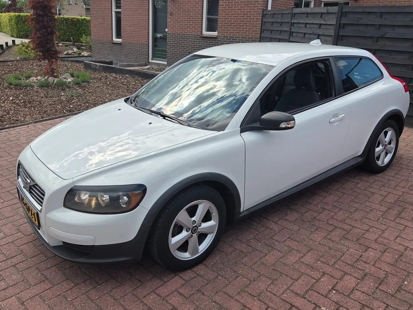 Volvo C30 C30 1.6 101 PK Bílá - 1