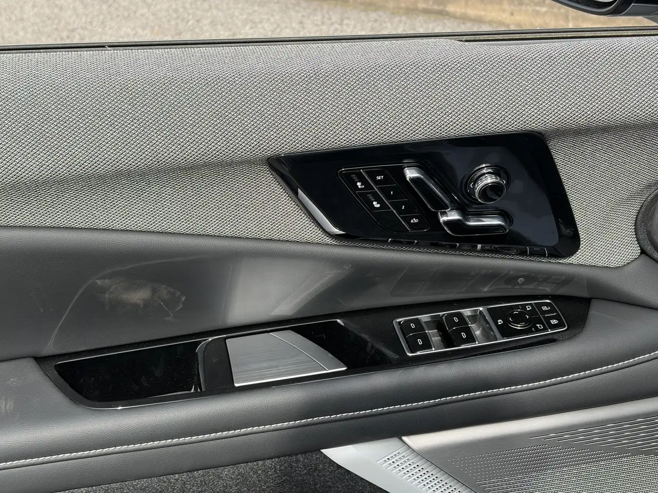 Cadillac Optiq снимка Cadillac Optiq