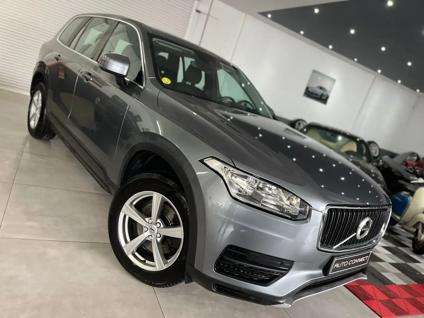 Volvo XC90 2.0 D4 4WD Kinetic 7pl. Geartronic Grijs - 1