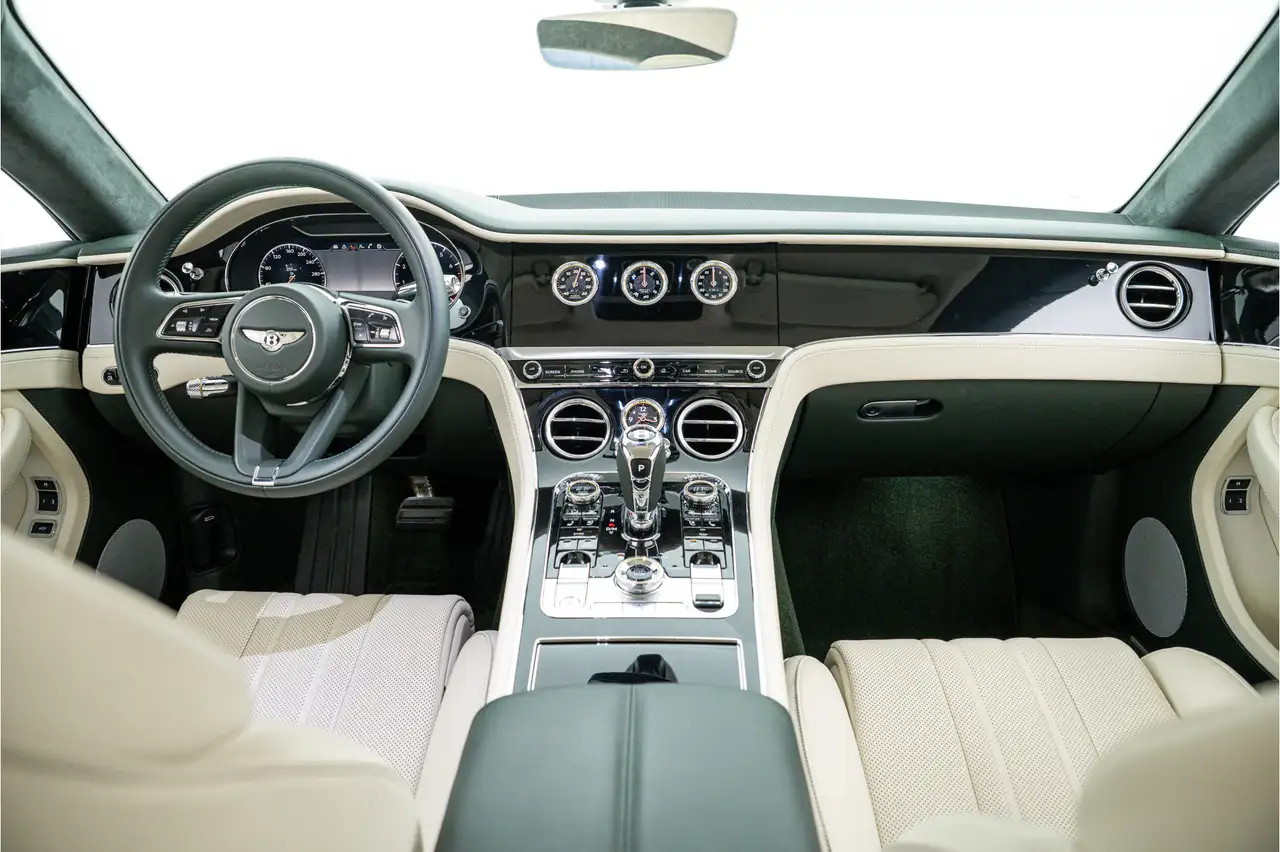 Bentley Continental GT 2022 — фото 7