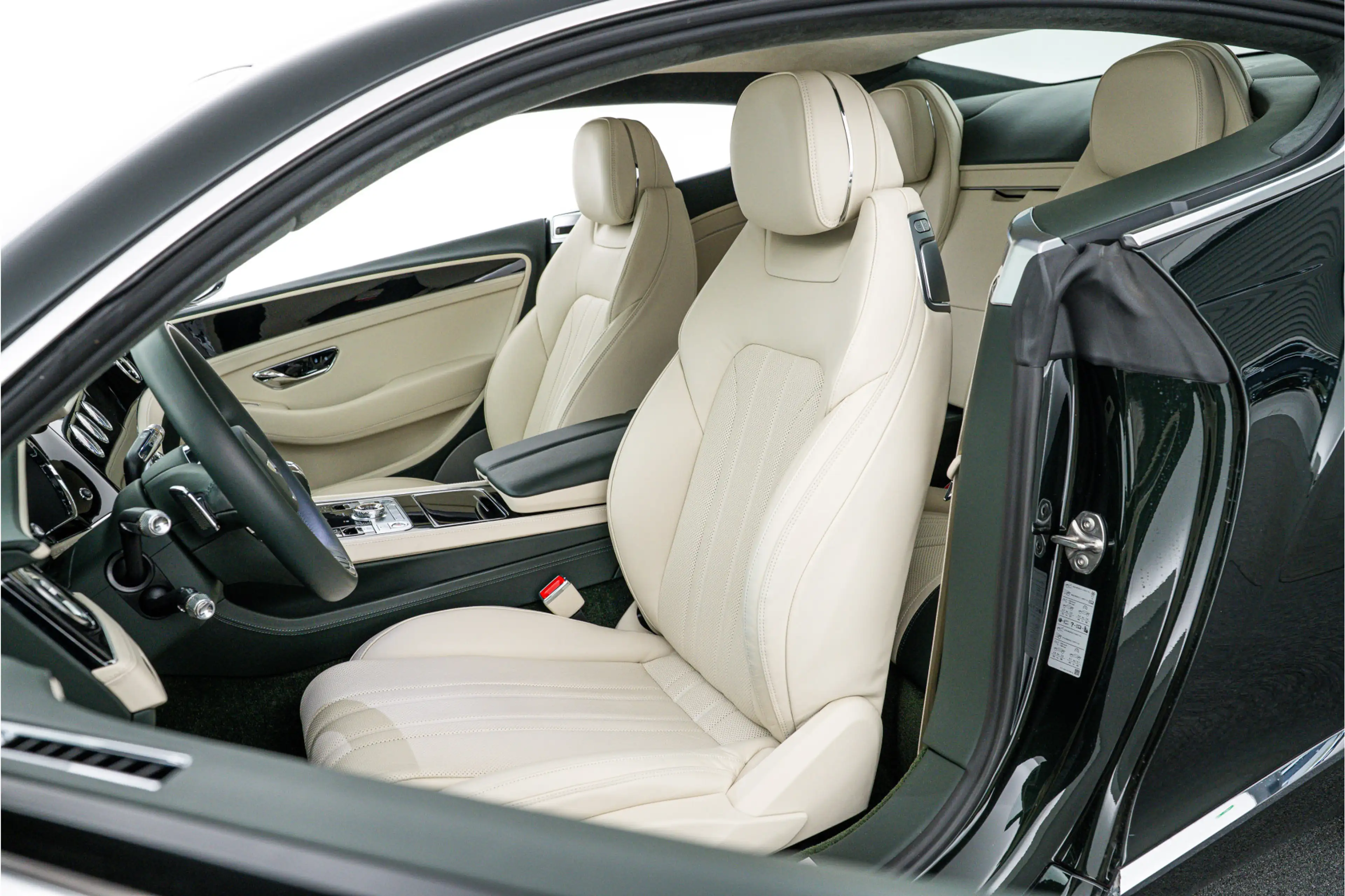 Bentley Continental GT V8 MY2022 | Rotating Display — photo 8