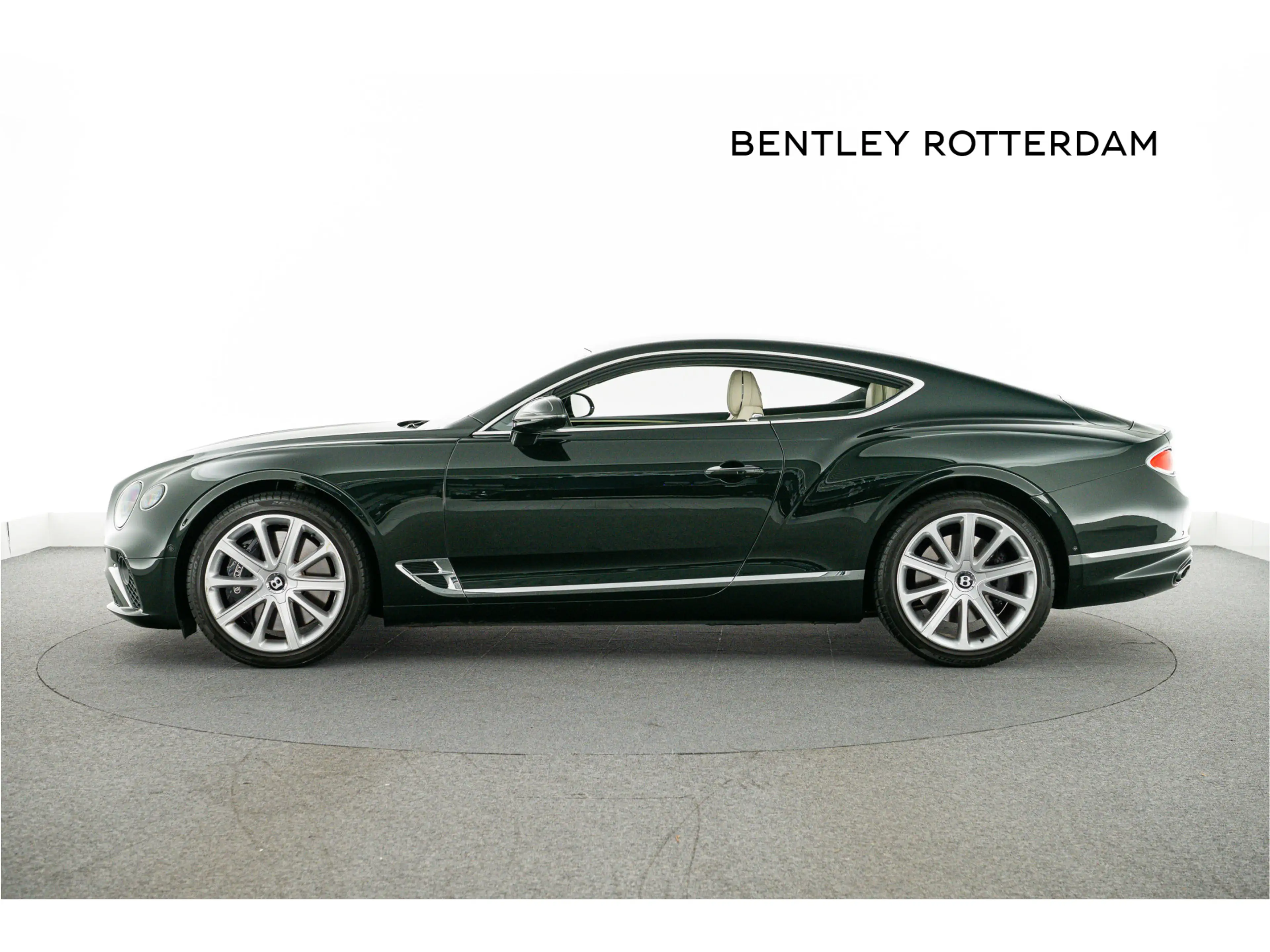 Bentley Continental GT V8 MY2022 | Rotating Display — photo 2