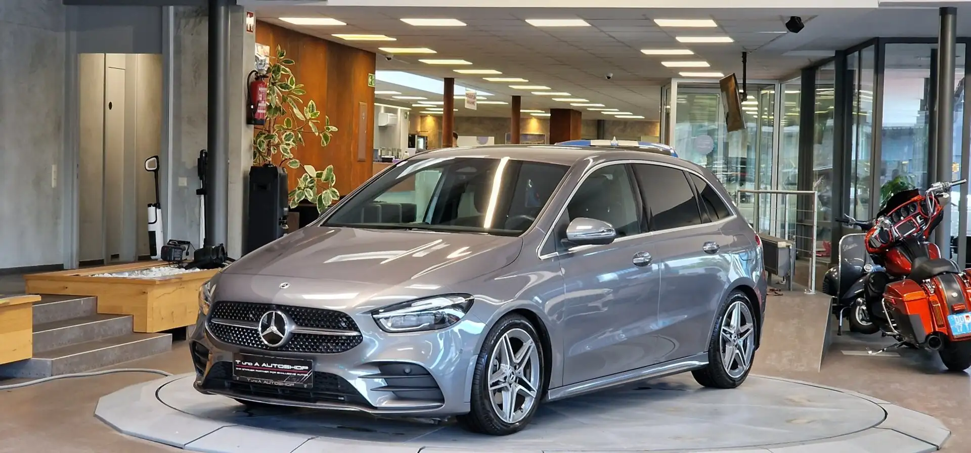 Mercedes-Benz B 180 d AMG-Line 2-Hand Aut. *Winter-Paket*Kamera*Keyles Grau - 1