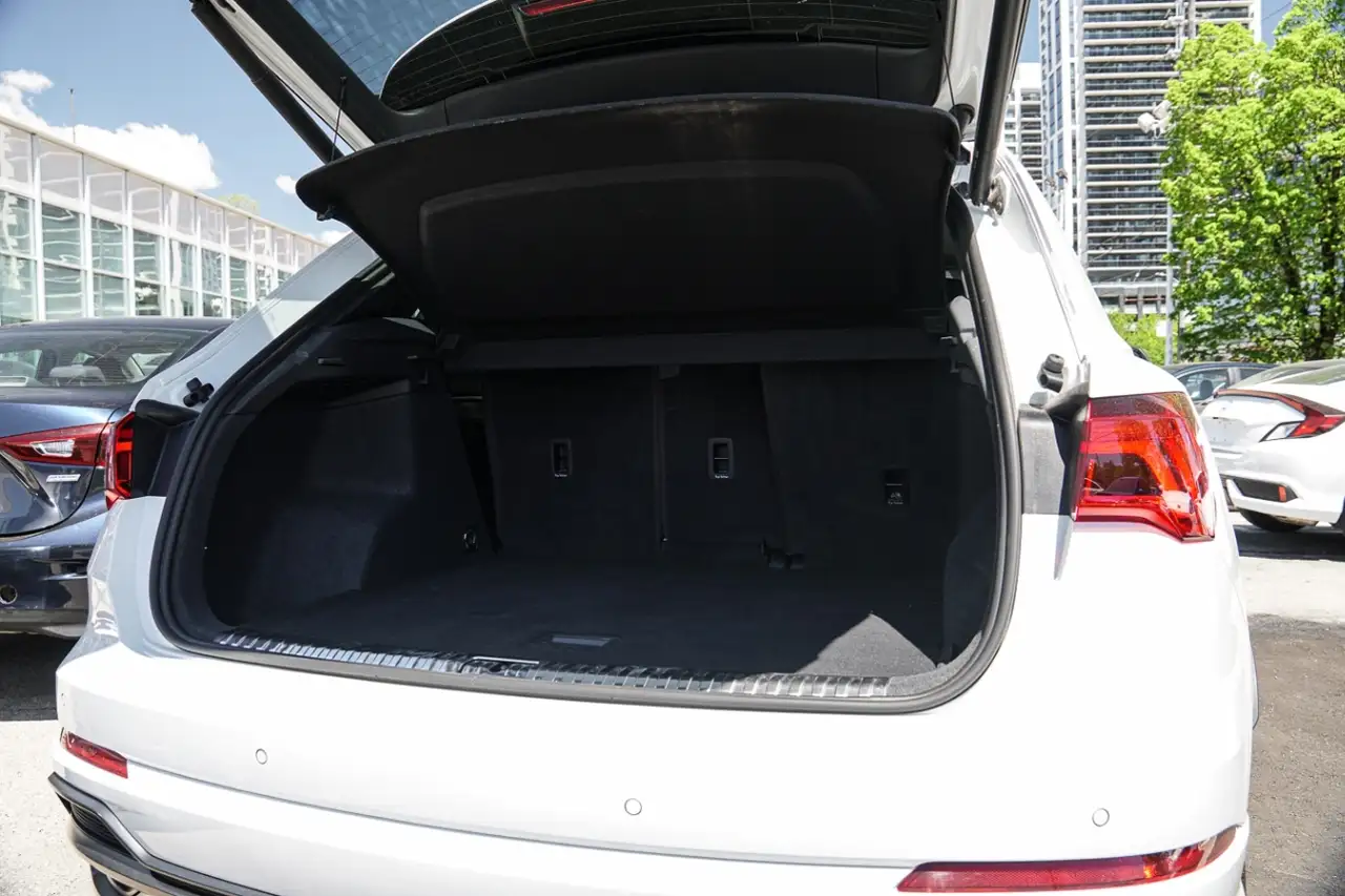 Audi Q3 снимка Audi Q3