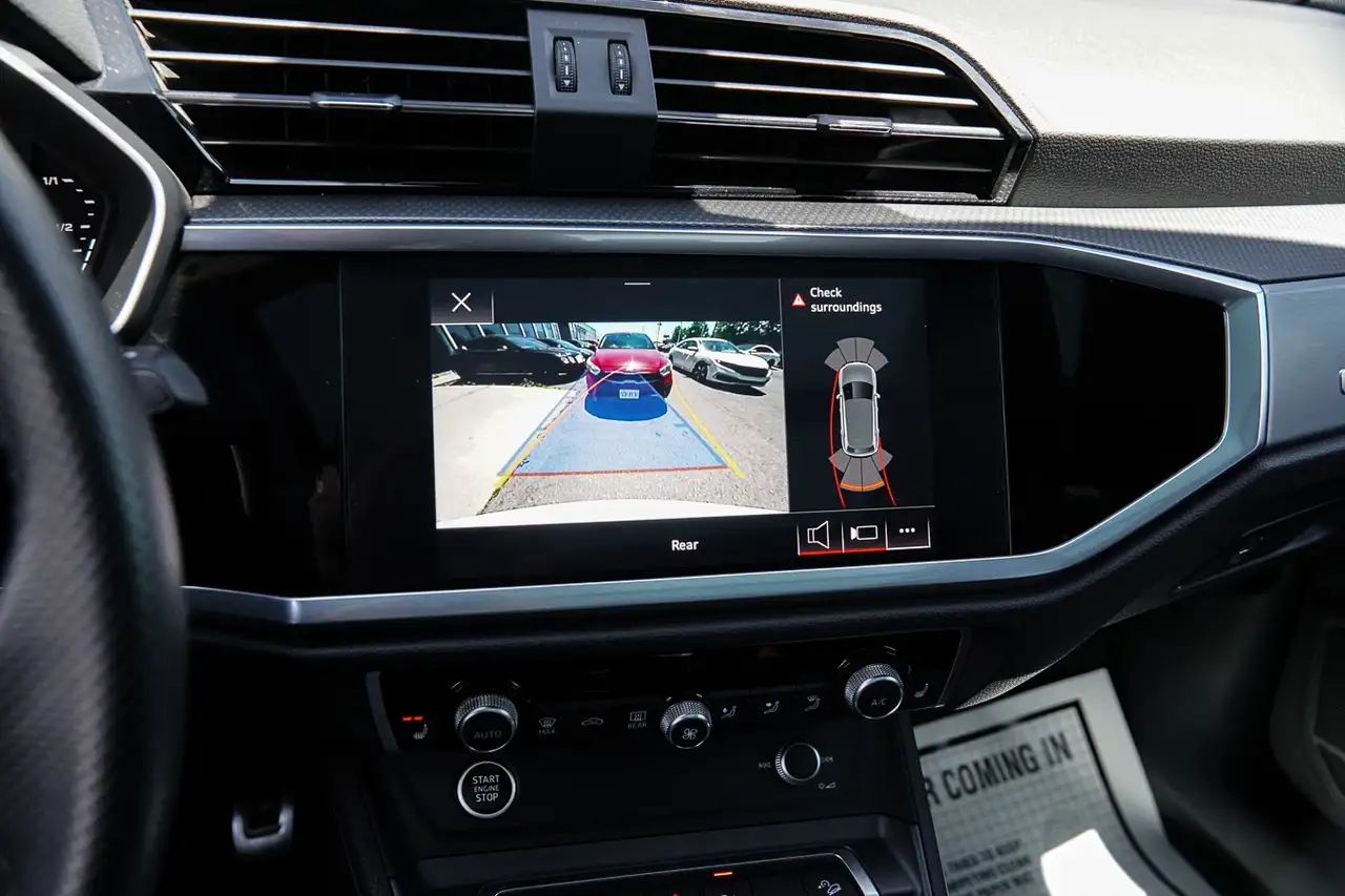 Audi Q3 снимка Audi Q3
