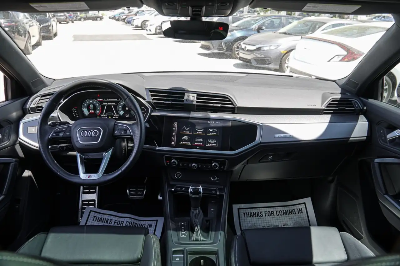 Audi Q3 снимка Audi Q3