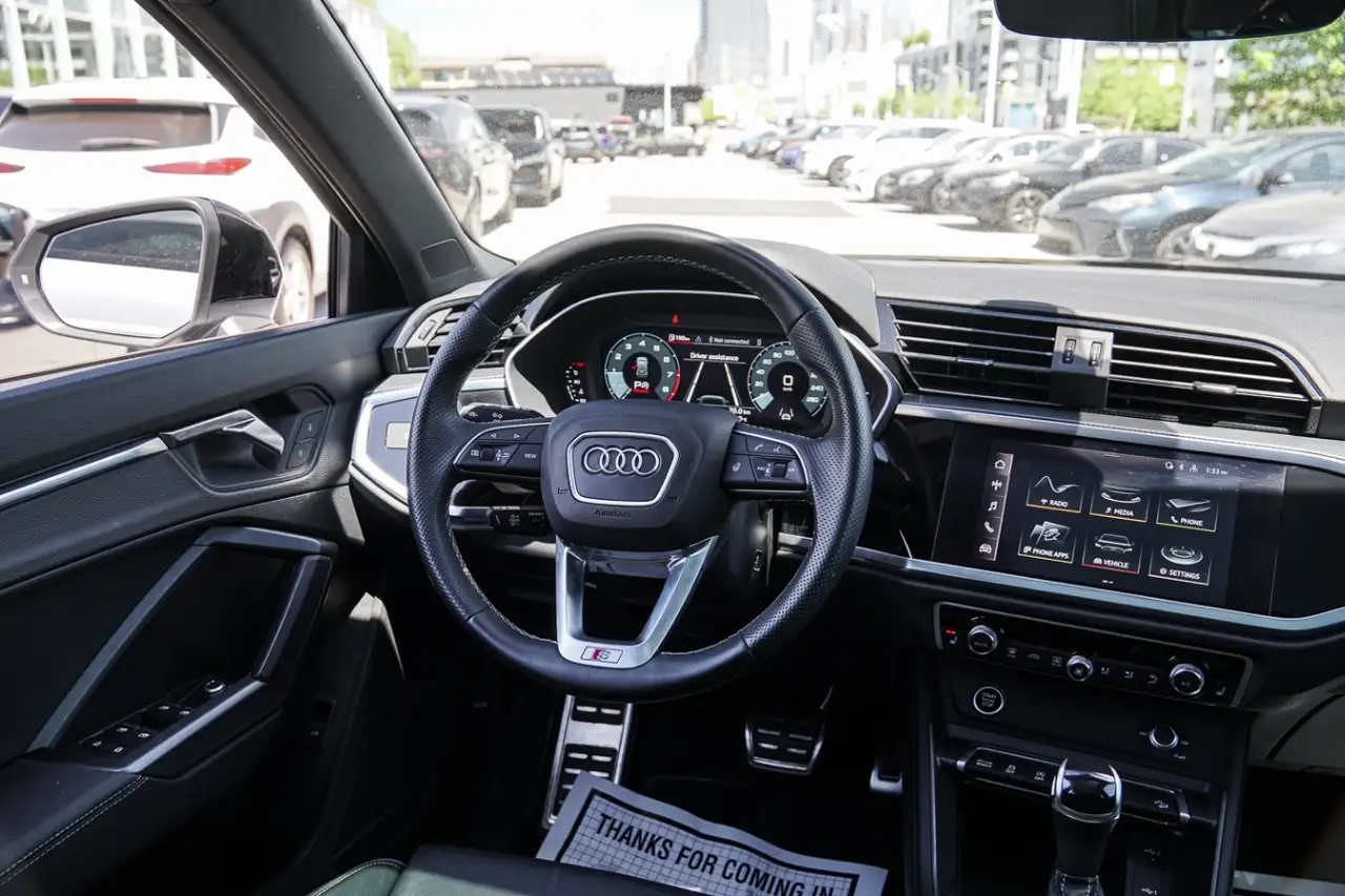 Audi Q3 снимка Audi Q3
