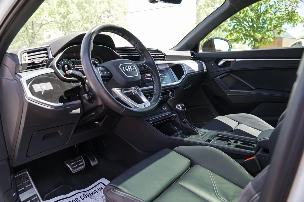 Audi Q3 снимка Audi Q3