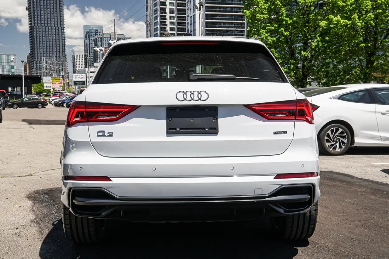 Audi Q3 снимка Audi Q3