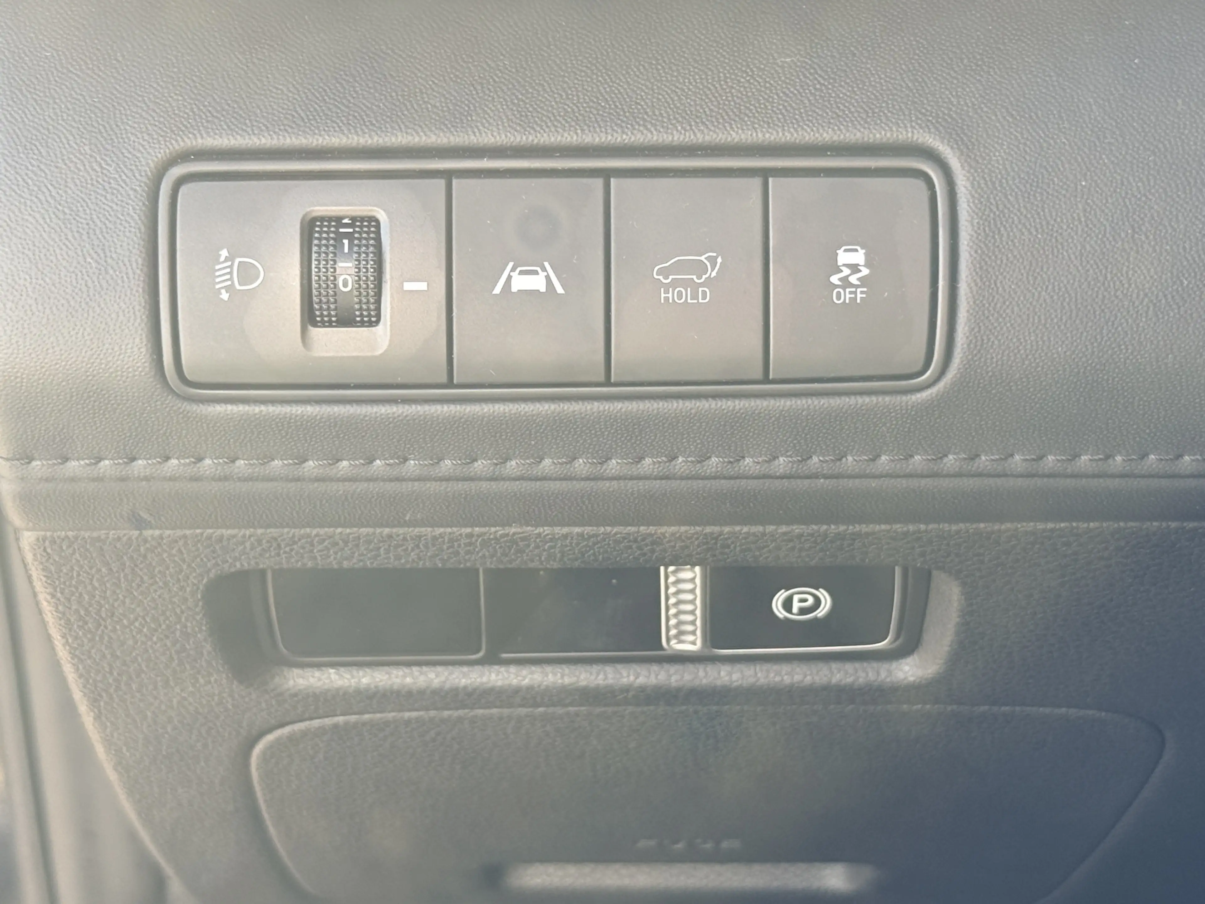 Hyundai SANTA FE 1.6 T-GDI HEV Premium Sky 7p. | LED | Leder | Stoe — photo 25