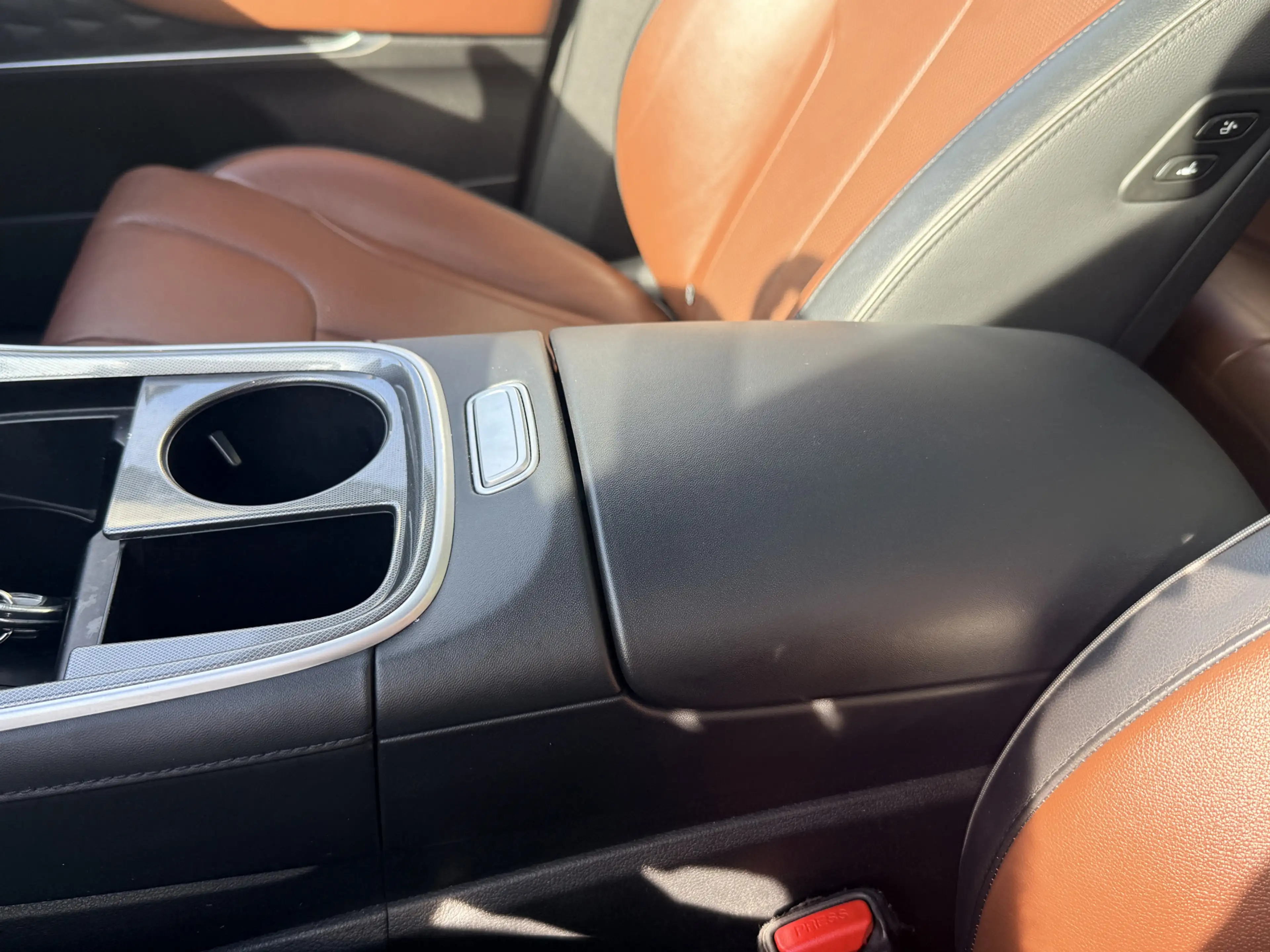 Hyundai SANTA FE 1.6 T-GDI HEV Premium Sky 7p. | LED | Leder | Stoe — photo 26