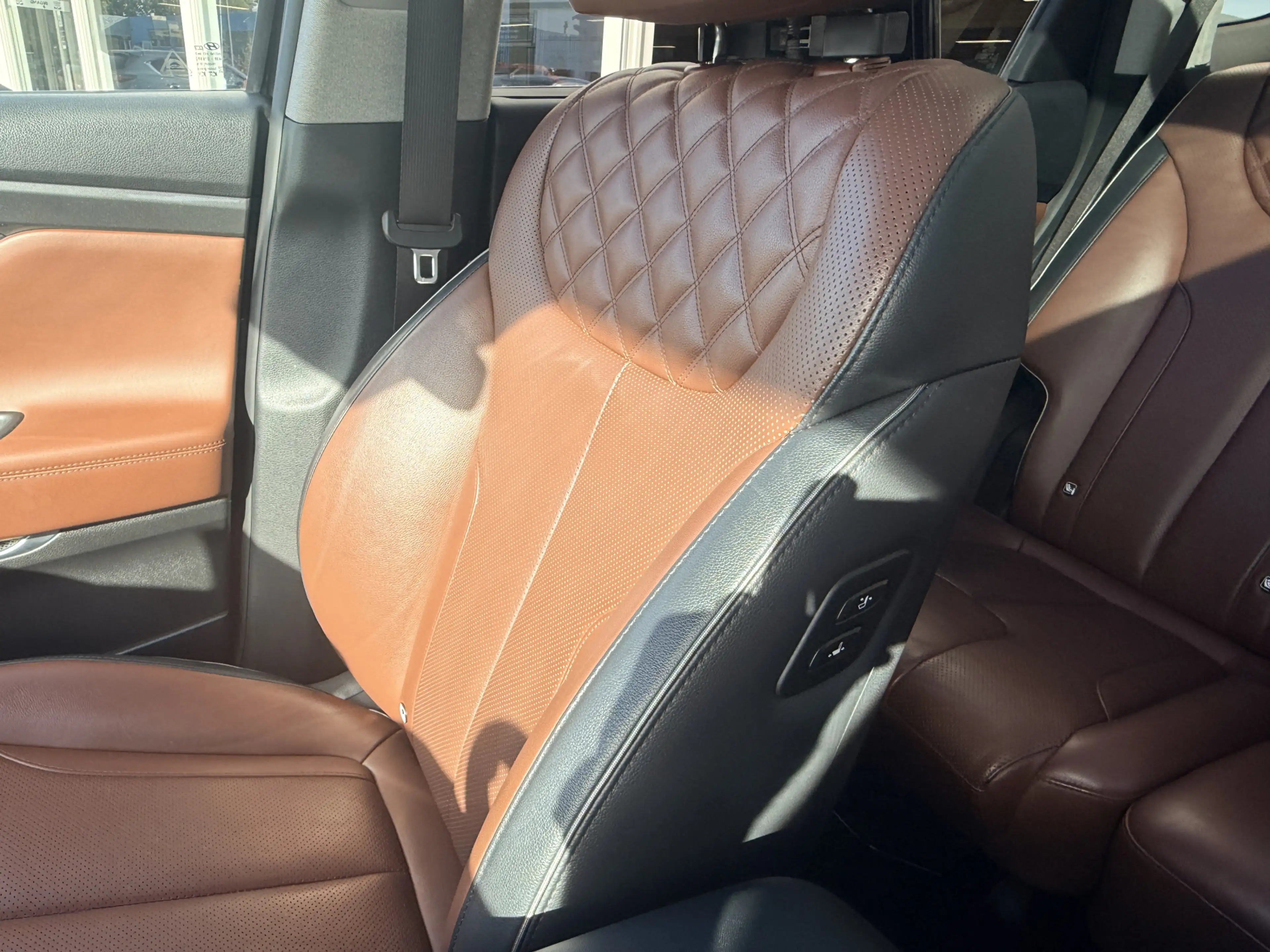 Hyundai SANTA FE 1.6 T-GDI HEV Premium Sky 7p. | LED | Leder | Stoe — photo 33
