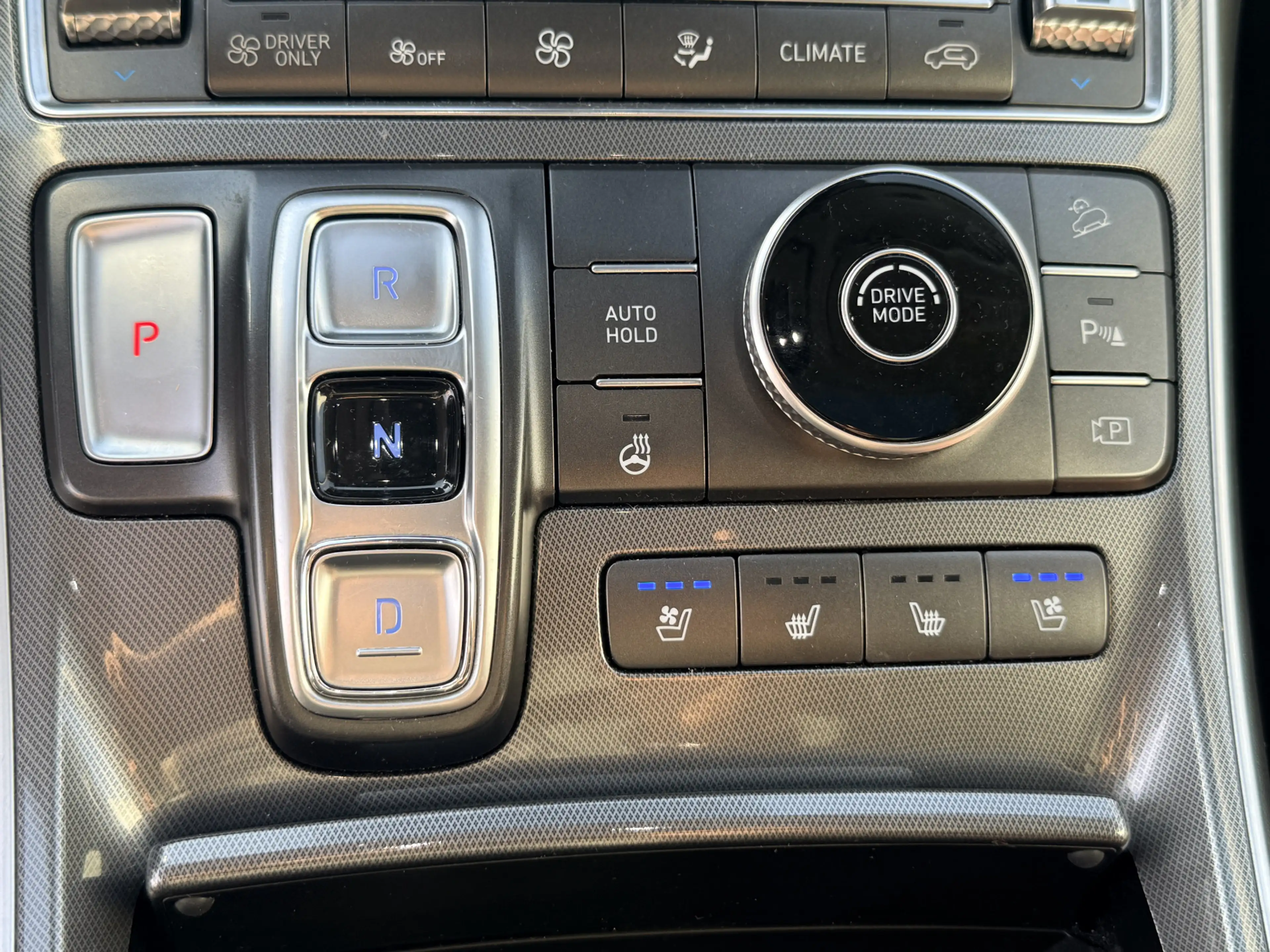Hyundai SANTA FE 1.6 T-GDI HEV Premium Sky 7p. | LED | Leder | Stoe — photo 28