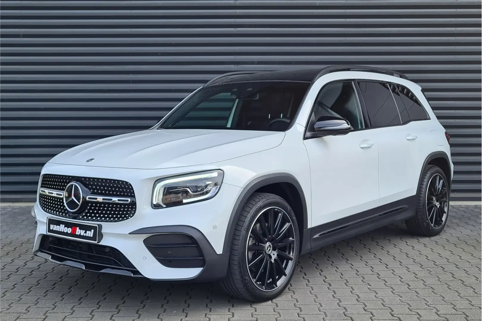 Mercedes-Benz GLB 220 d AMG-Line Pano - Multibeam LED - Wit - 1