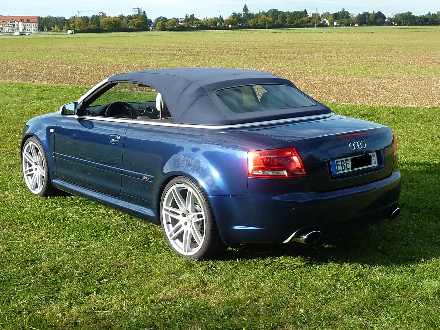 Audi RS4 Cabriolet 4.2 V8 quattro orig.75.000KM Bleu - 2