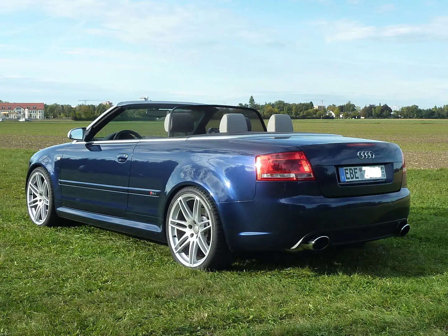 Audi RS4 Cabriolet 4.2 V8 quattro orig.75.000KM Bleu - 1