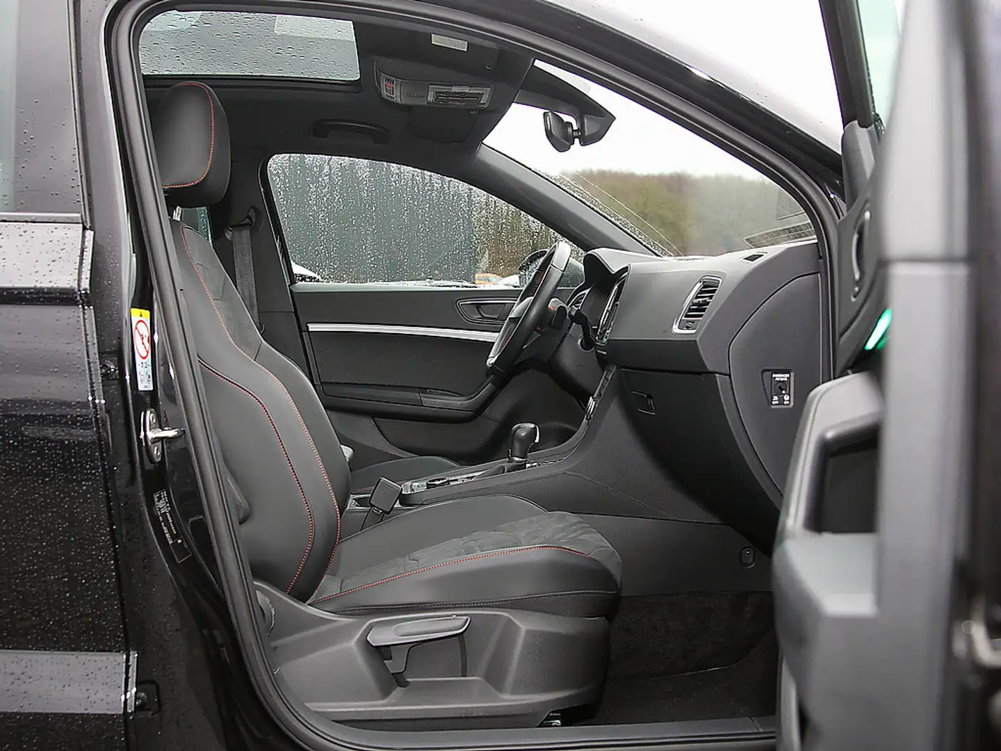 SEAT Ateca 1.5 TSI FR DSG NAVI PANO KAMERA 19" LED Schwarz - 2