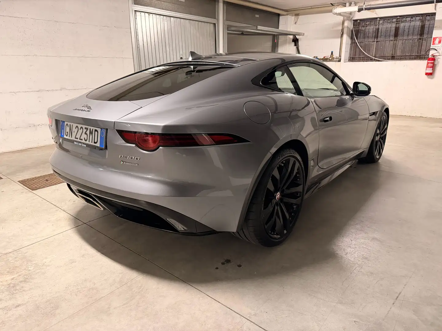 Jaguar F-Type R-Dynamic Grigio - 2