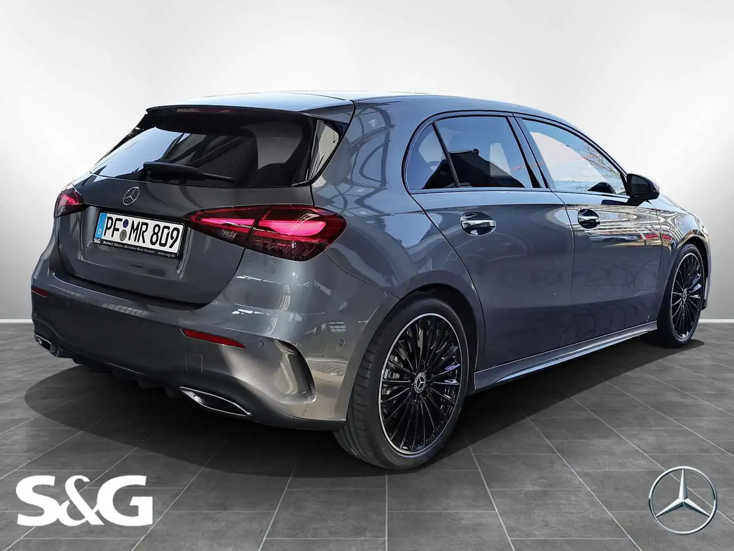 Mercedes-Benz A 200 AMG MBUX+RüKam+M-LED+Pano+Night+Smartphone Grigio - 2