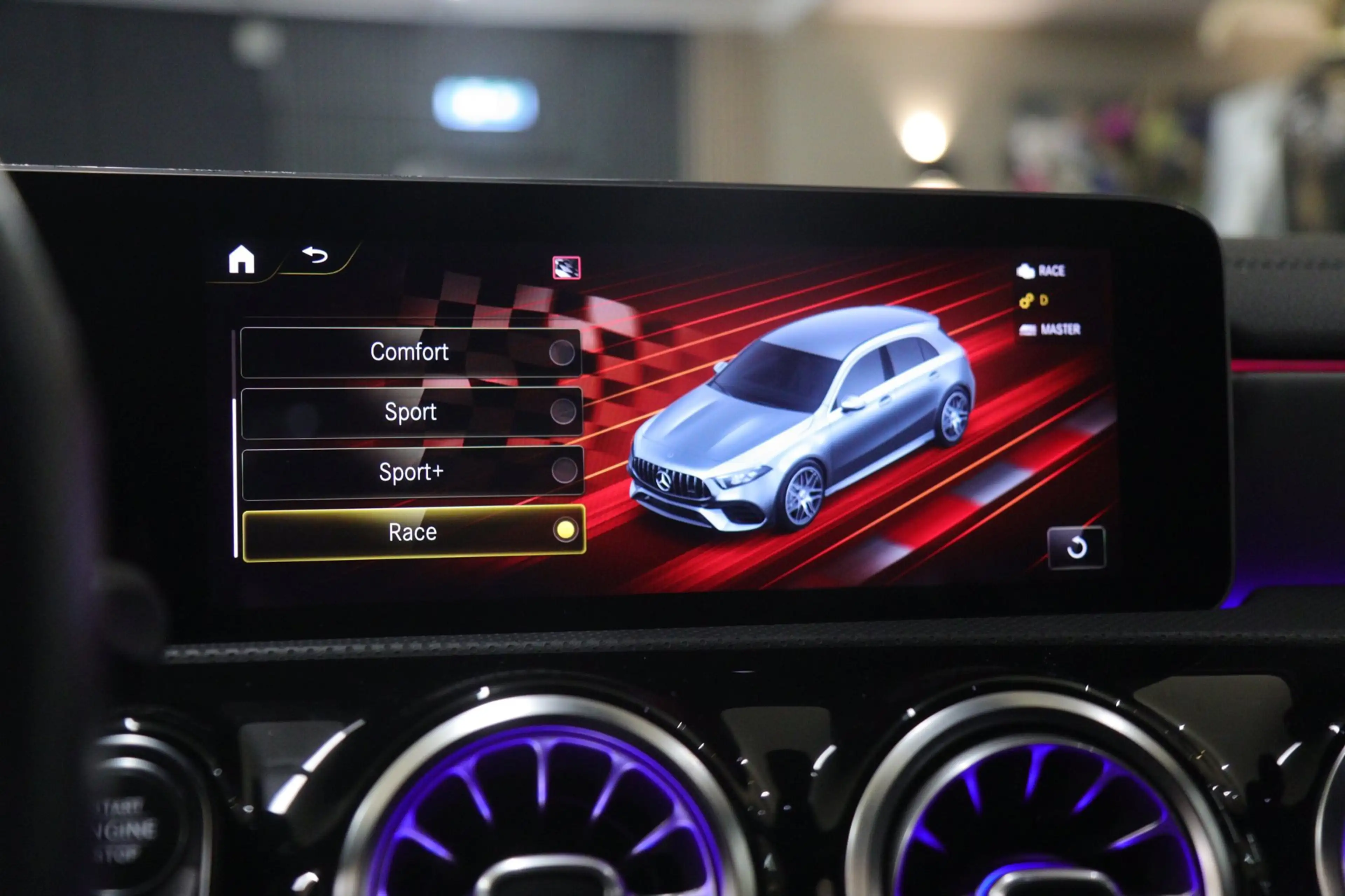 Mercedes-Benz A 45 AMG S 4MATIC+ PANO/KUIPSTOELEN/CARPLAY/HUD/VOL — photo 38