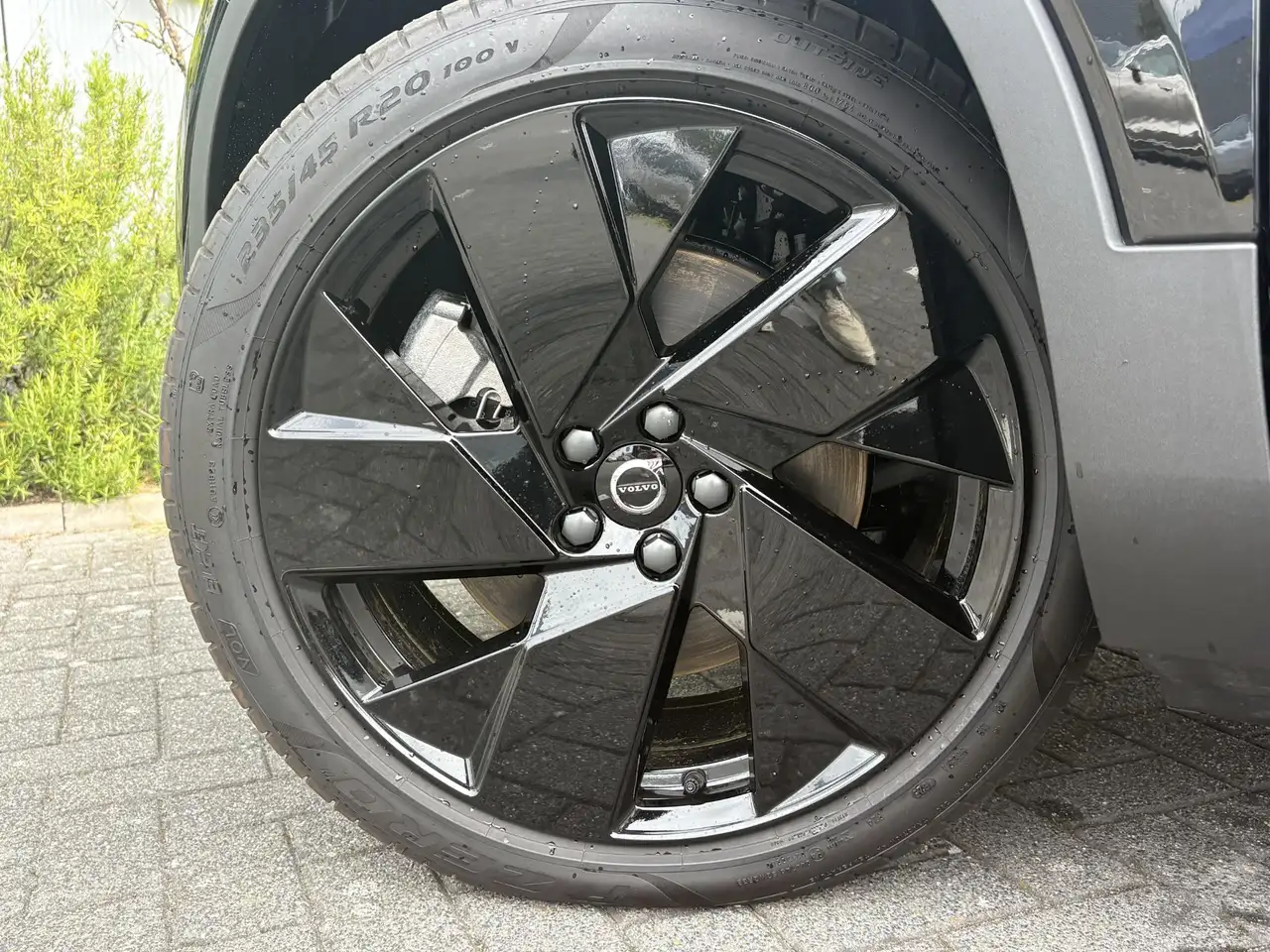 Volvo EX40 2026