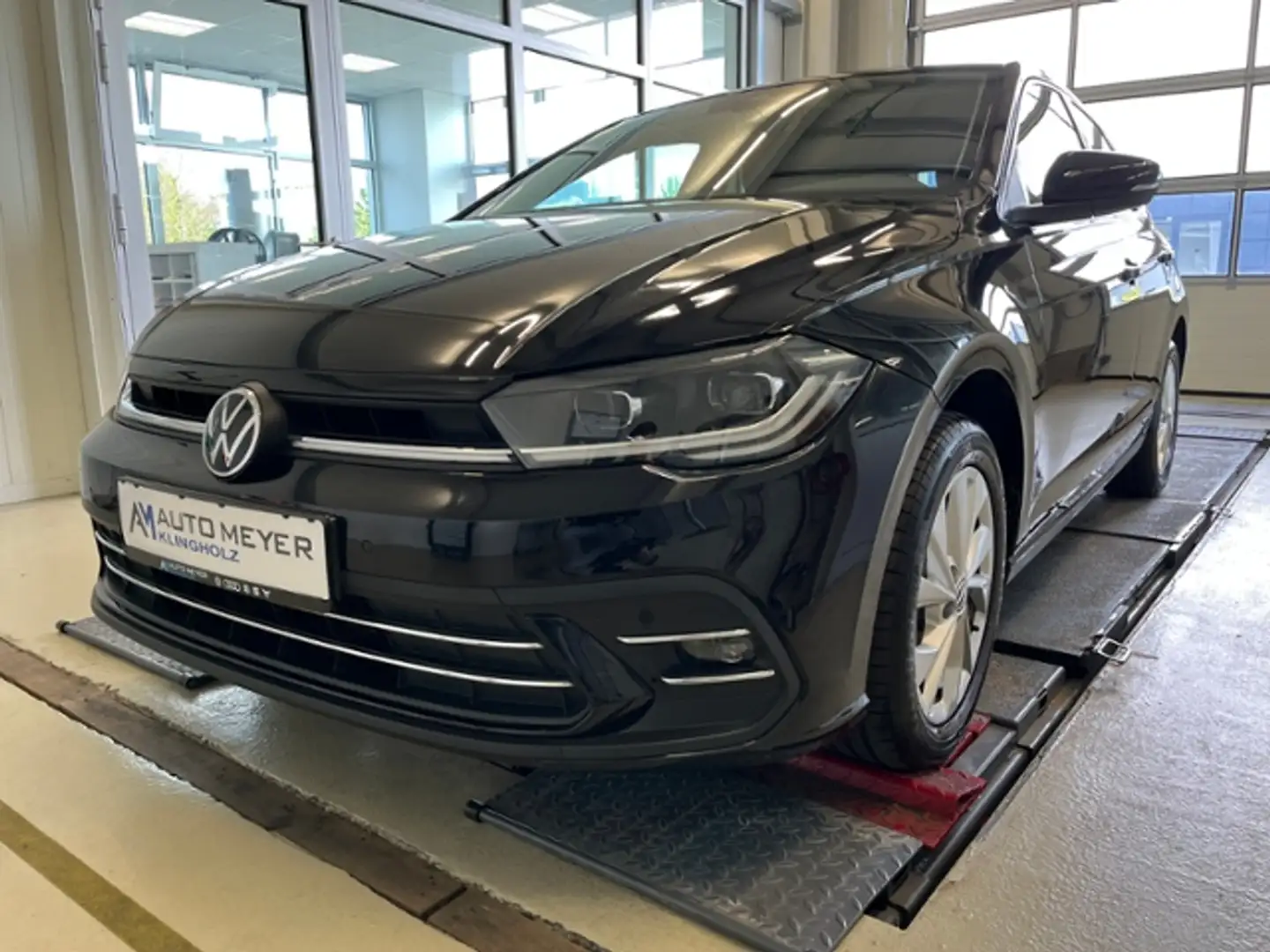 Volkswagen Polo Style 1.0 TSI 5-Gang Navi App Connect LED Schwarz - 2