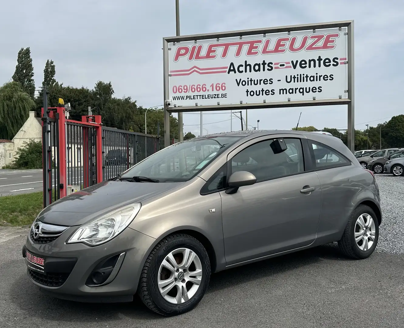 Opel Corsa Corsa 1.3 CDTi Enjoy Bronze - 2