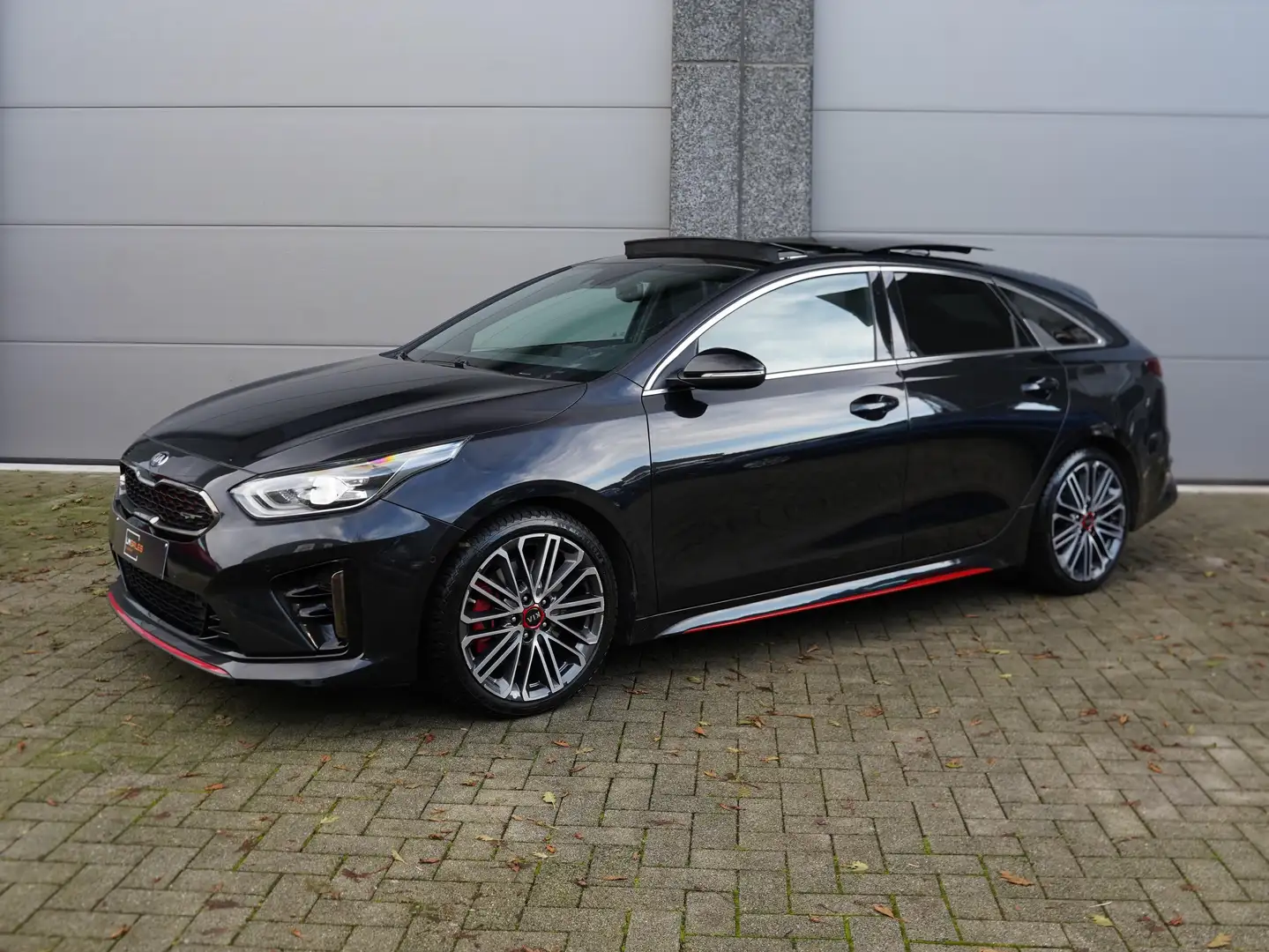 Kia ProCeed / pro_cee'd GT 1 EIG. - FULL HISTORY * PANO /EL KOFFER/ JBL * Noir - 2
