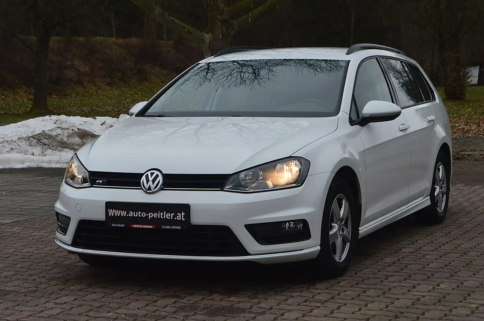 Volkswagen Golf Variant Sport 1,6 TDI+SHZ+PDC+ Weiß - 2
