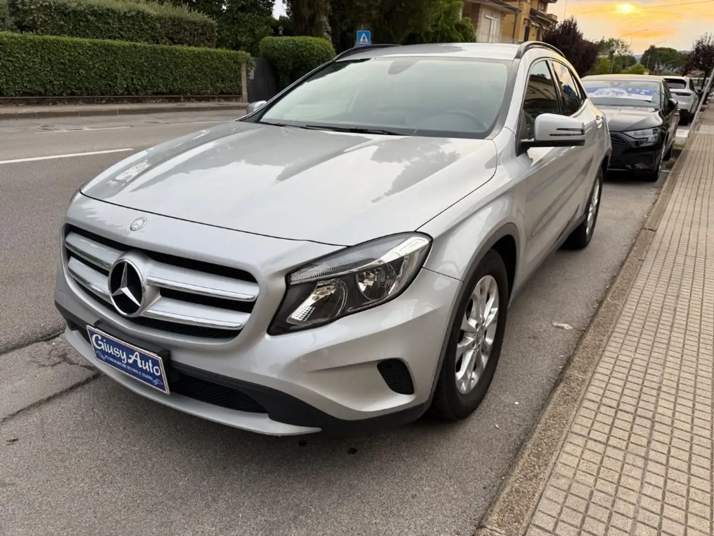 Mercedes-Benz GLA 180 d Executive Grigio - 1