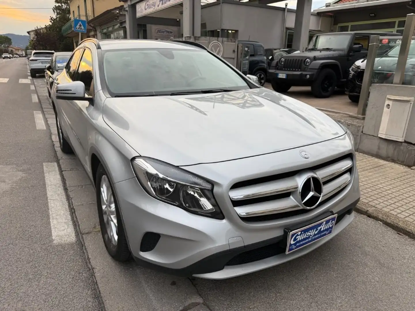 Mercedes-Benz GLA 180 d Executive Grigio - 2