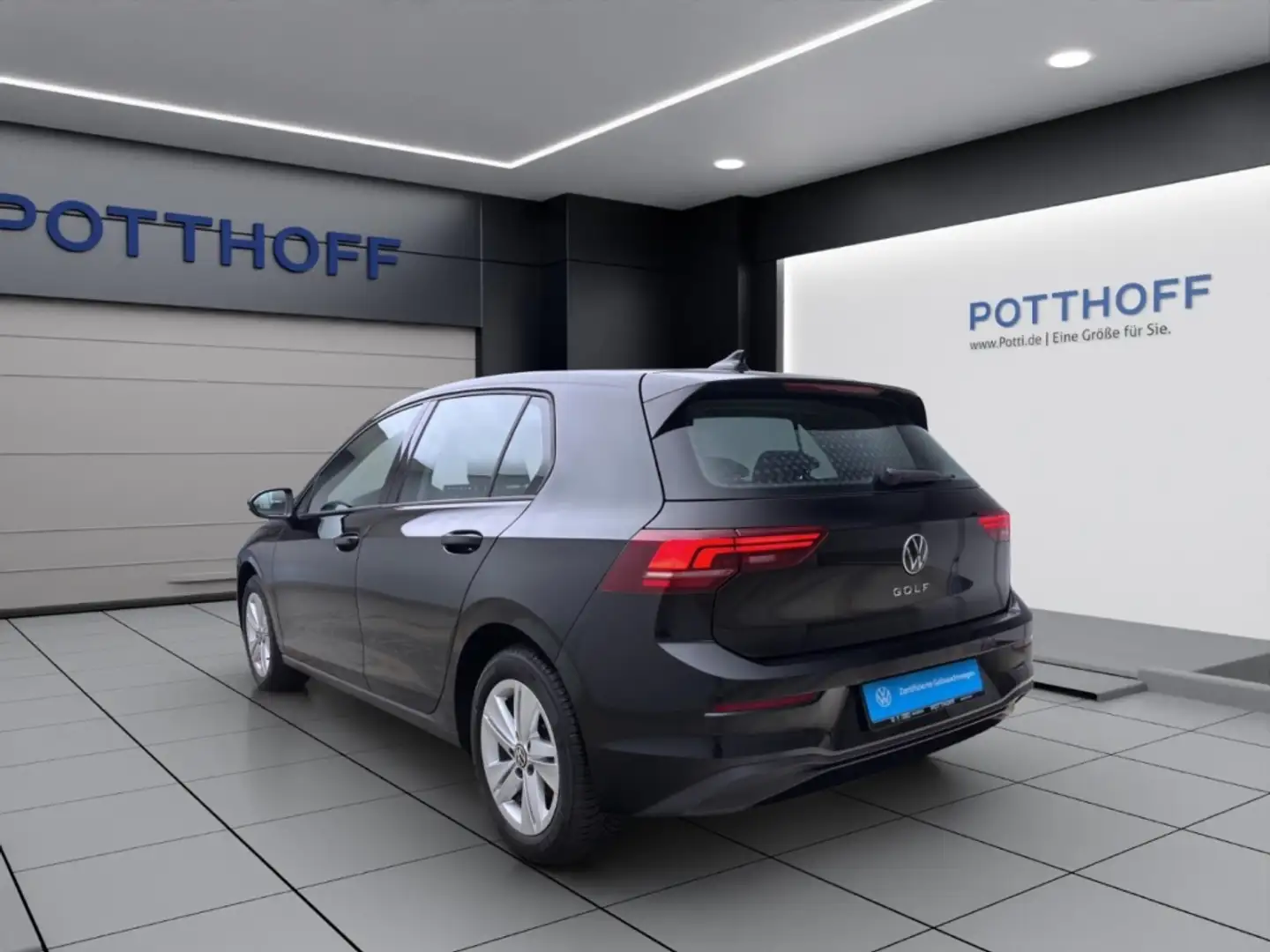 Volkswagen Golf 1.5 TSI LIFE NAVI AHK SITZHZG PDC Schwarz - 2