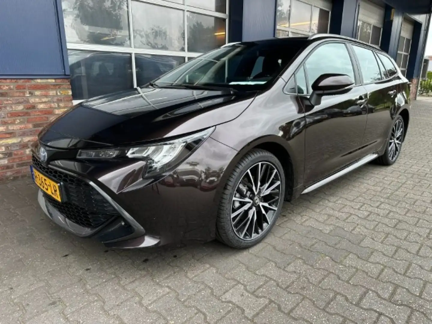 Toyota Corolla 1.8 HYBRID ACTIVE Braun - 1