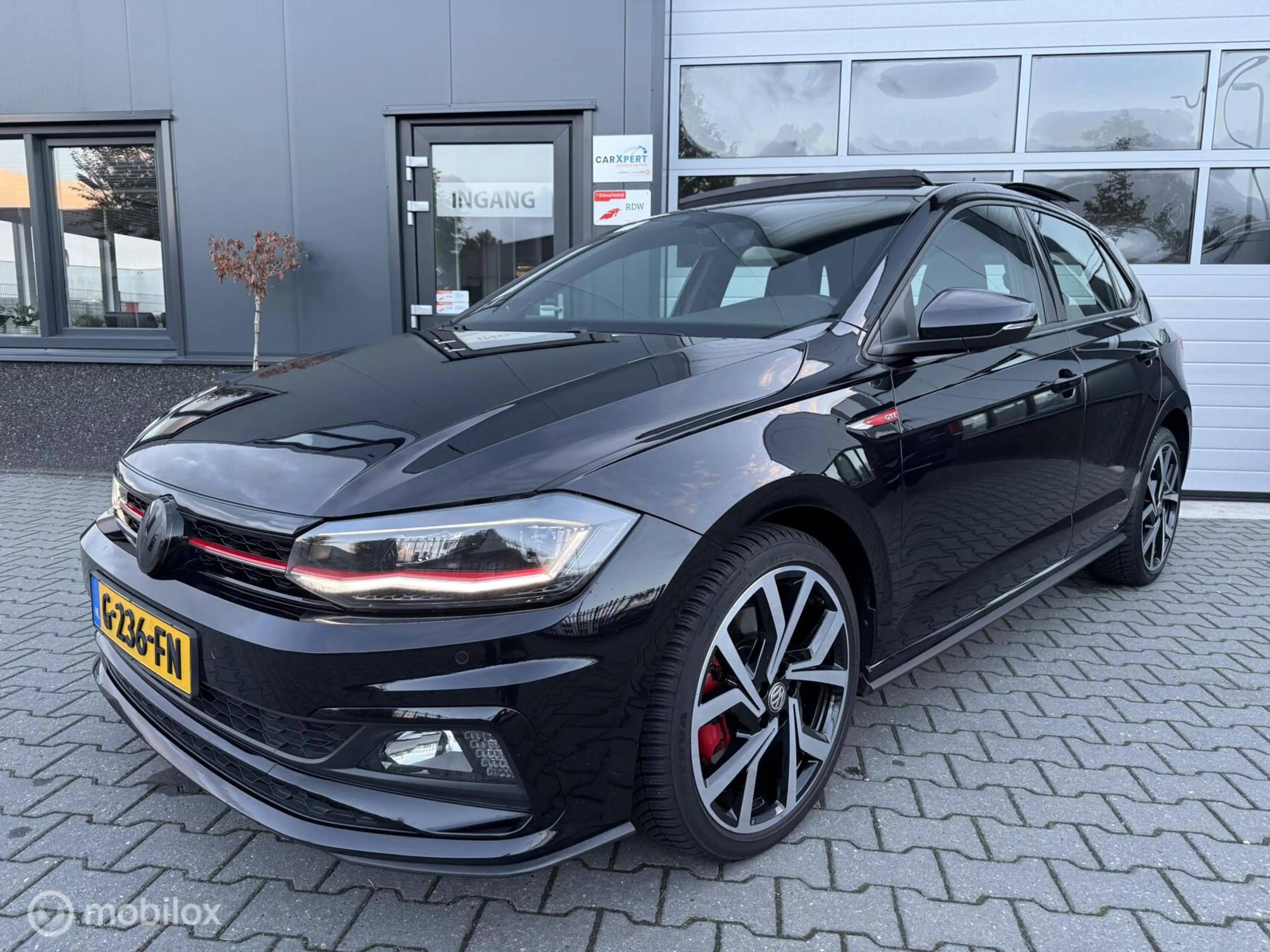 Volkswagen Polo GTI 2.0 TSI 200 PK / Pano / Camera / ACC — photo 11