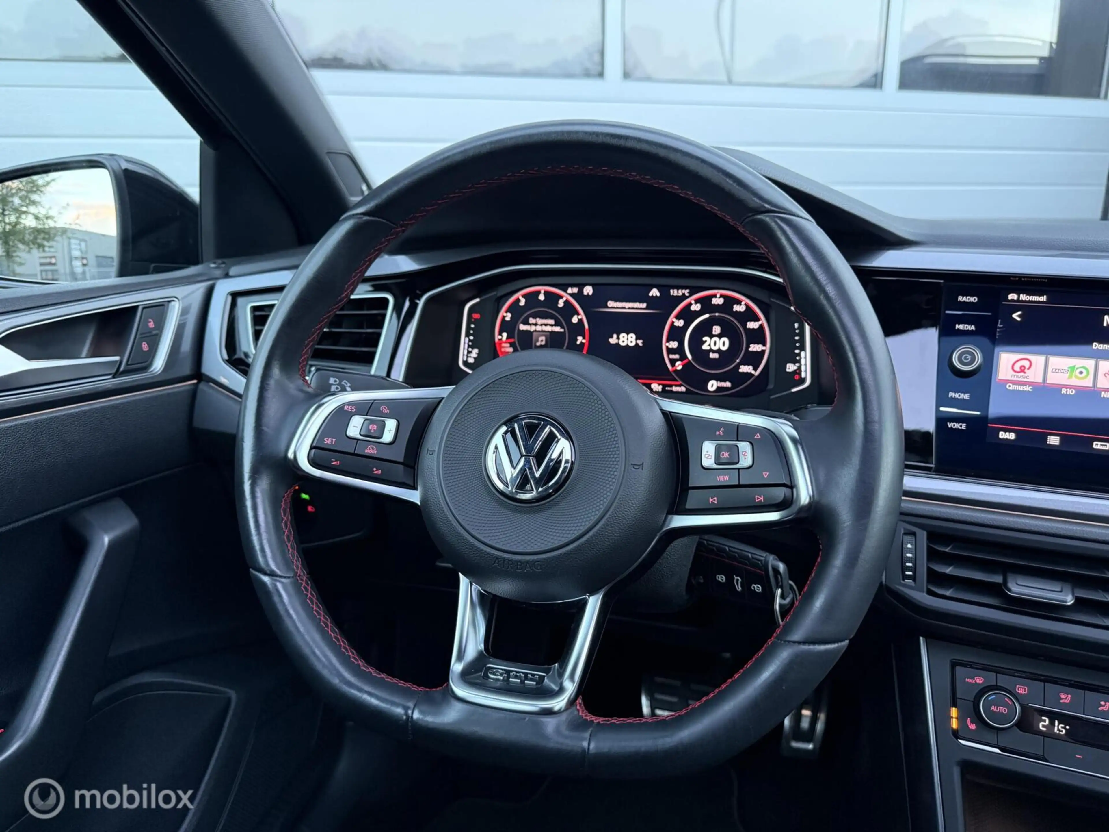 Volkswagen Polo GTI 2.0 TSI 200 PK / Pano / Camera / ACC — photo 13