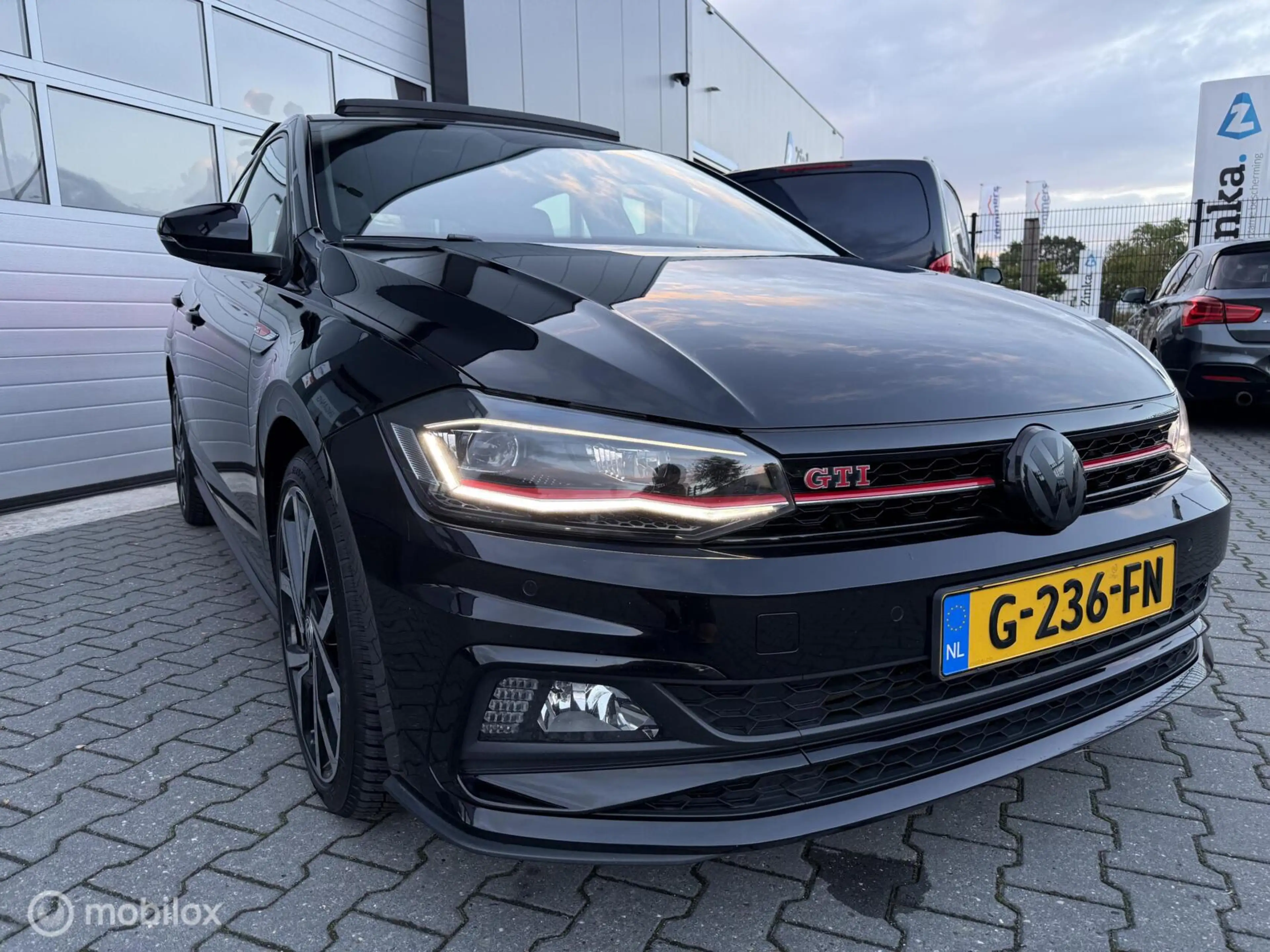 Volkswagen Polo GTI 2.0 TSI 200 PK / Pano / Camera / ACC — photo 5