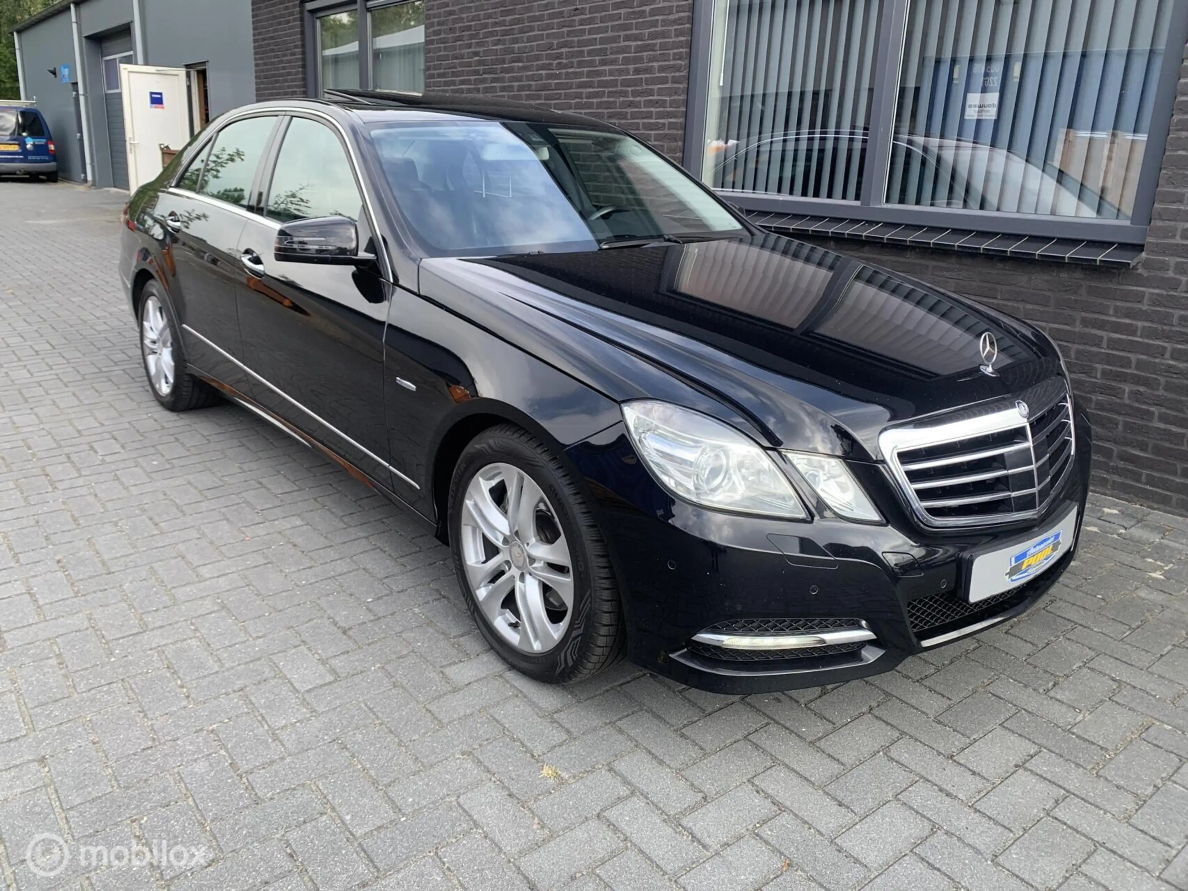 Mercedes-Benz E 250 CDI Business Class-Avantgarde 4-Matic — photo 4